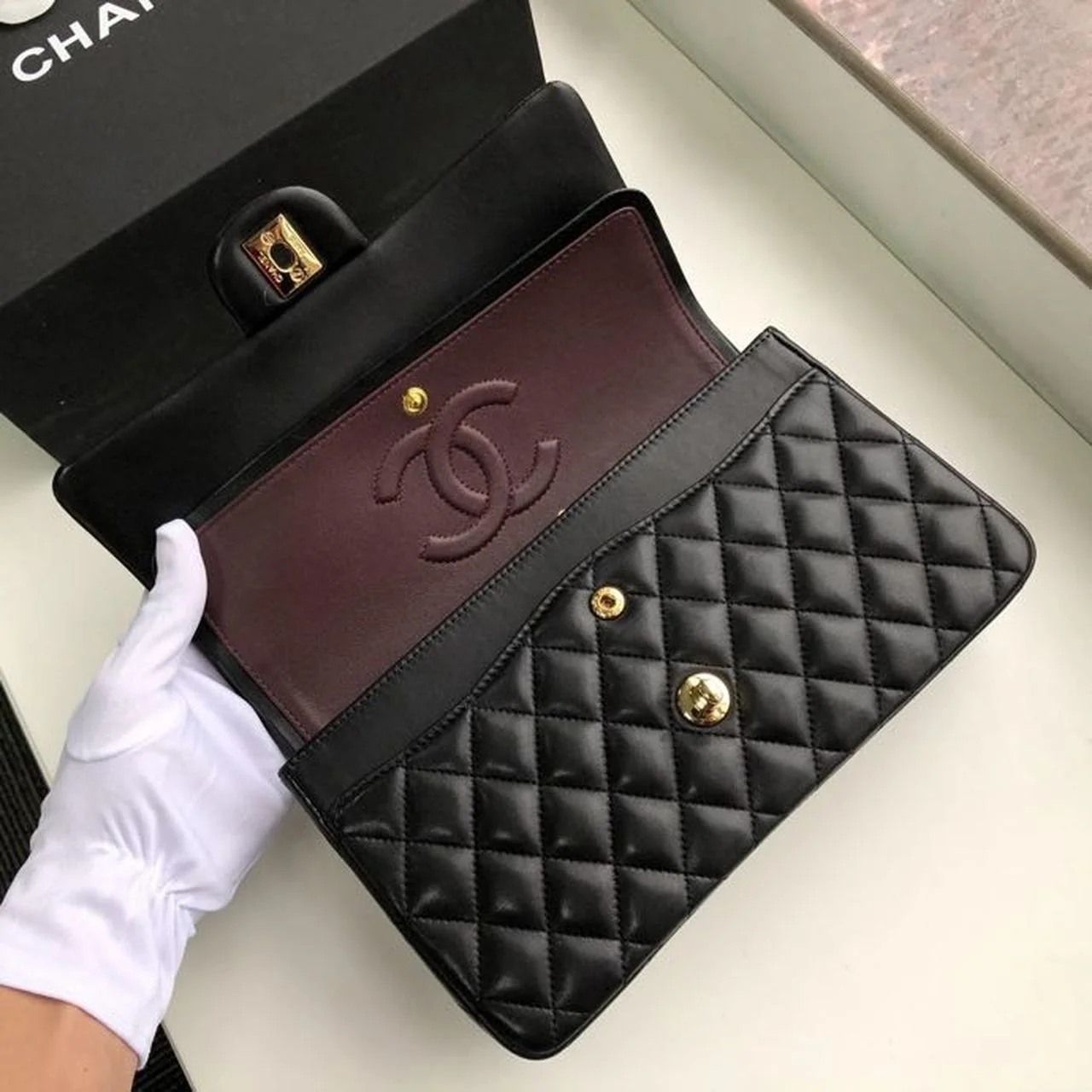 Chanel Classic Handbag Gold Toned Hardware BlackFor Women, Women&rsquo;s Bags, Shoulder And Crossbody Bags 10.2in/26cm A01112