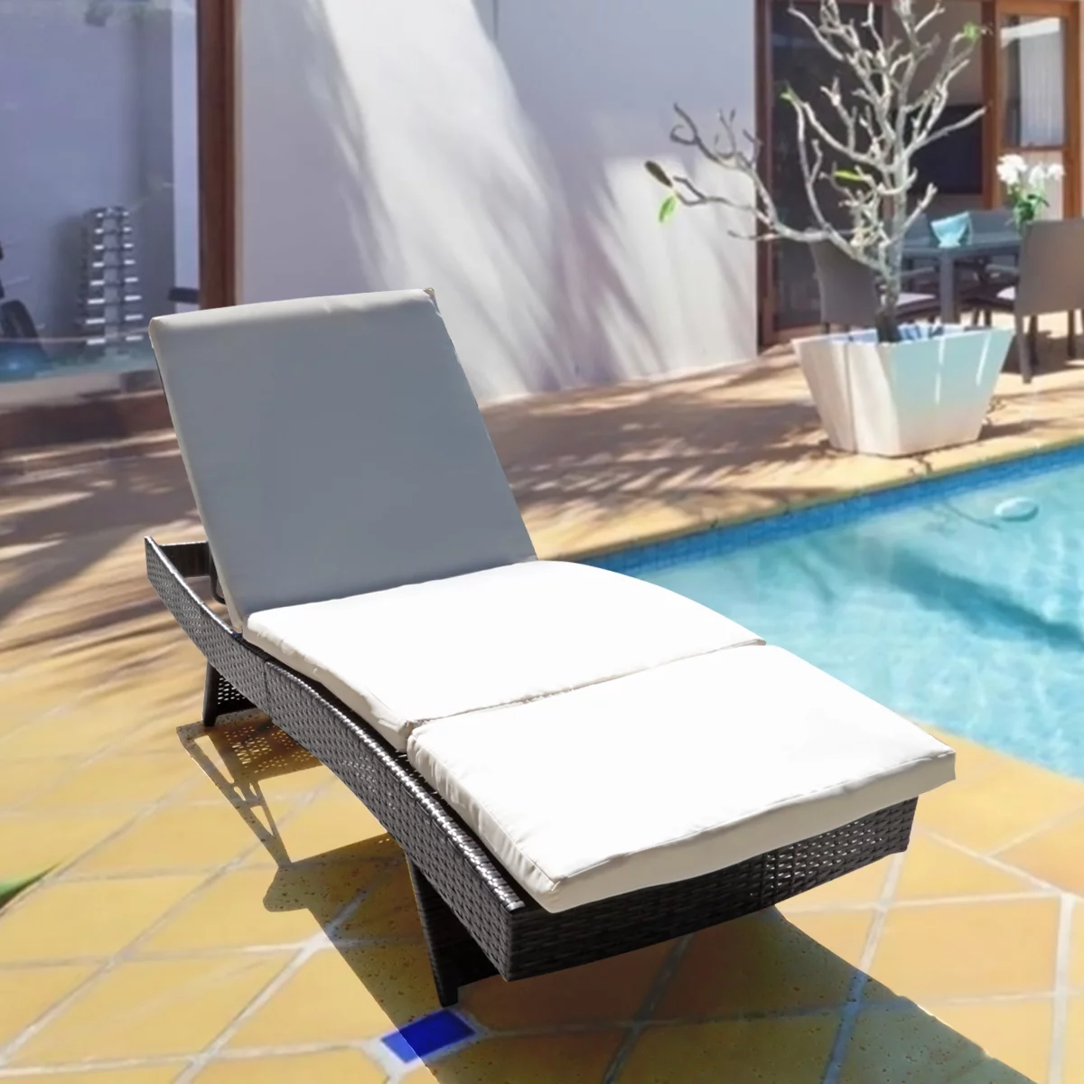 Geniqua Pool Chaise Lounge Chair Outdoor Patio Sunbed Rattan Furniture w/Cushion Beige