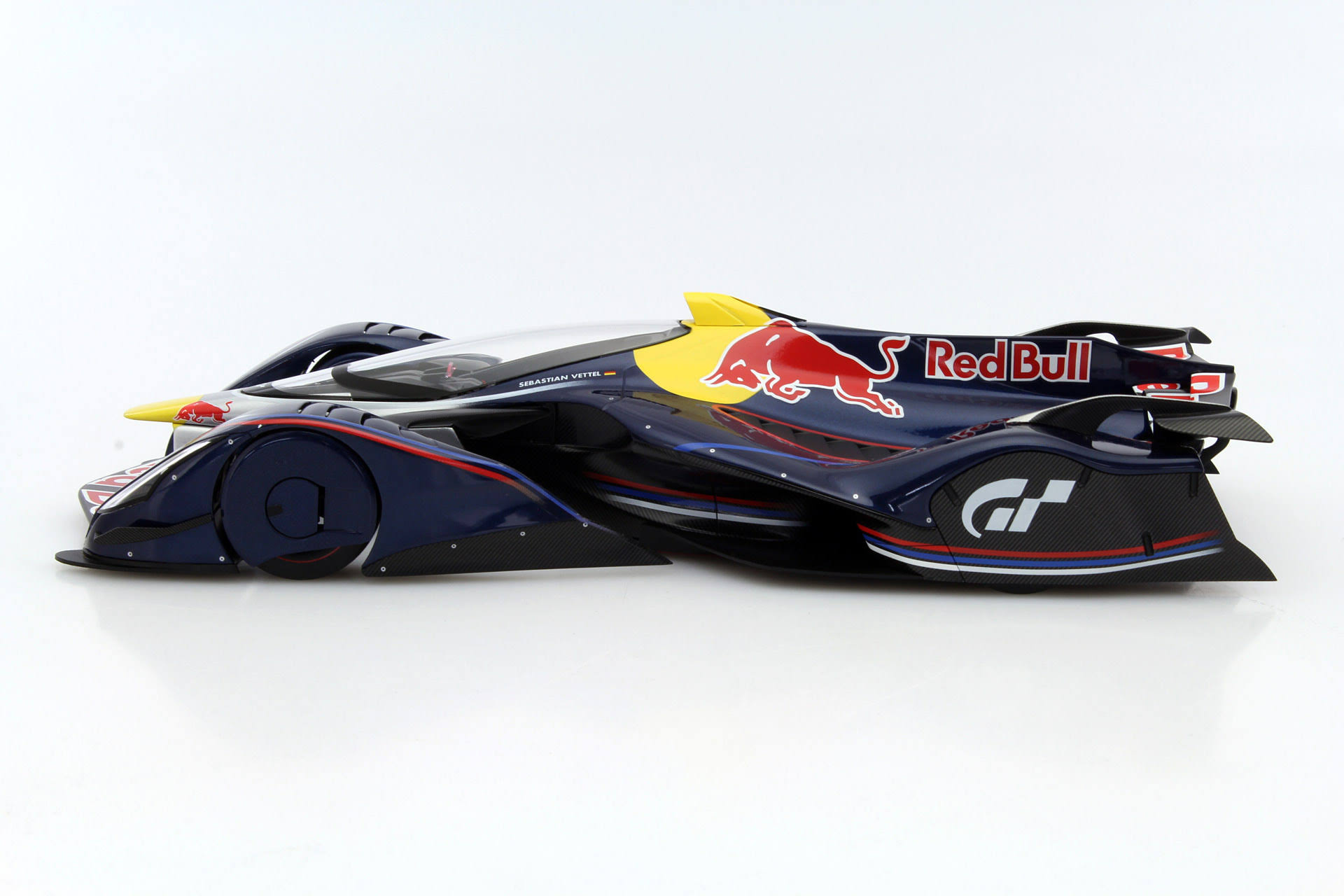 AUTOart 1/18 Red Bull X2014 Fan Car (Red Bull Color)