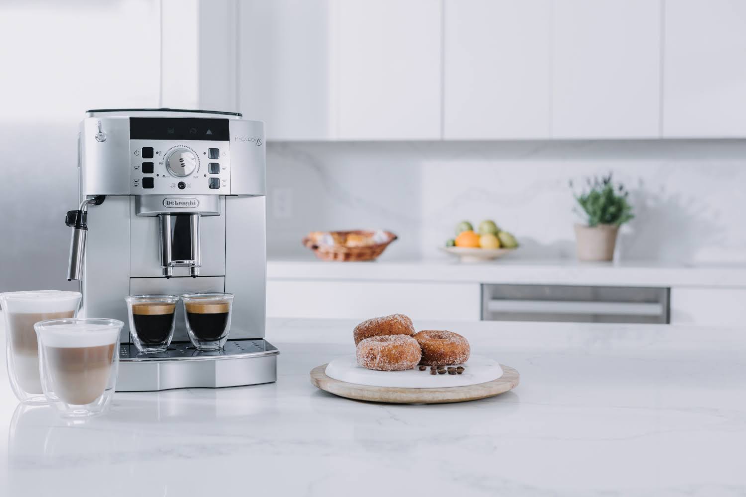 DeLonghi Magnifica Super Automatic Espresso Maker - 1250 W - Stainless Steel