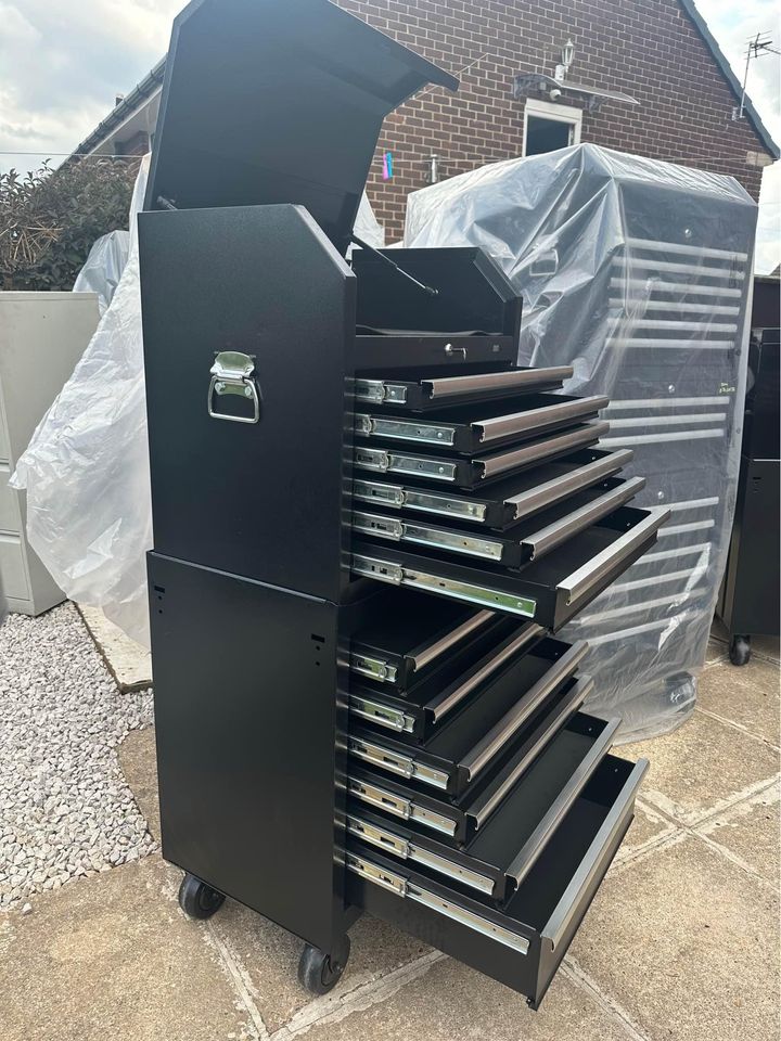 Halfords Advance cabinet Tool Box 12 drawer Slow Close Bottom brand new Top Used Good Condition￼.