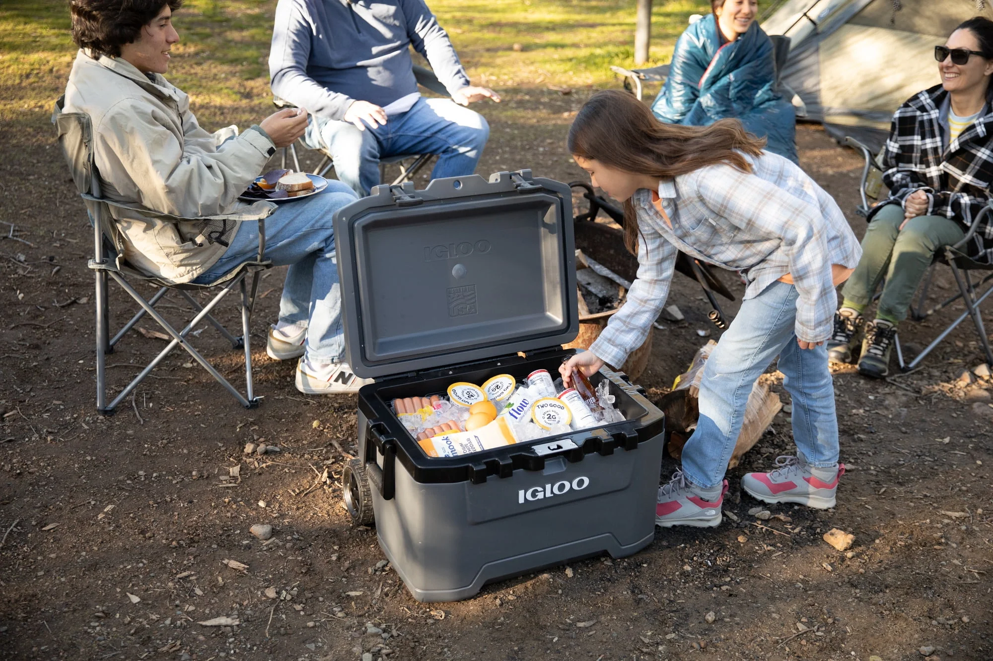 Igloo Overland 52 QT Ice Chest Cooler with Wheels, Gray (26 x 19 x 16)