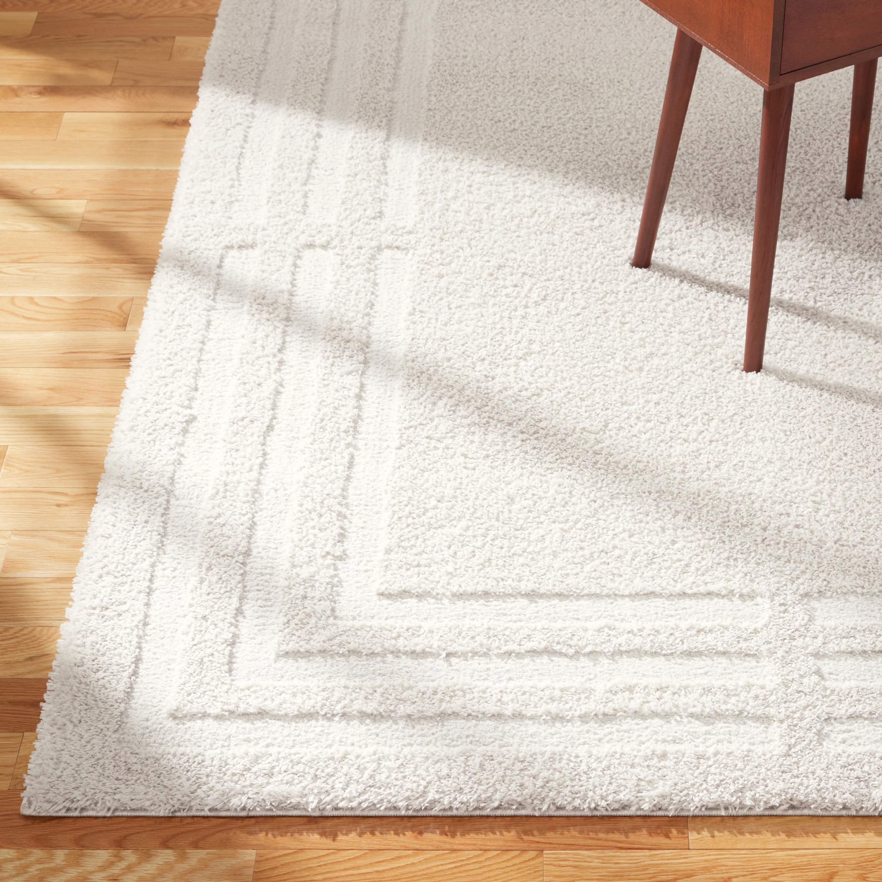 TOWN & COUNTRY EVERYDAY Cloud Shag Plush Border Area Rug with High-Low Pile, Beige, 7'10"x10'2"