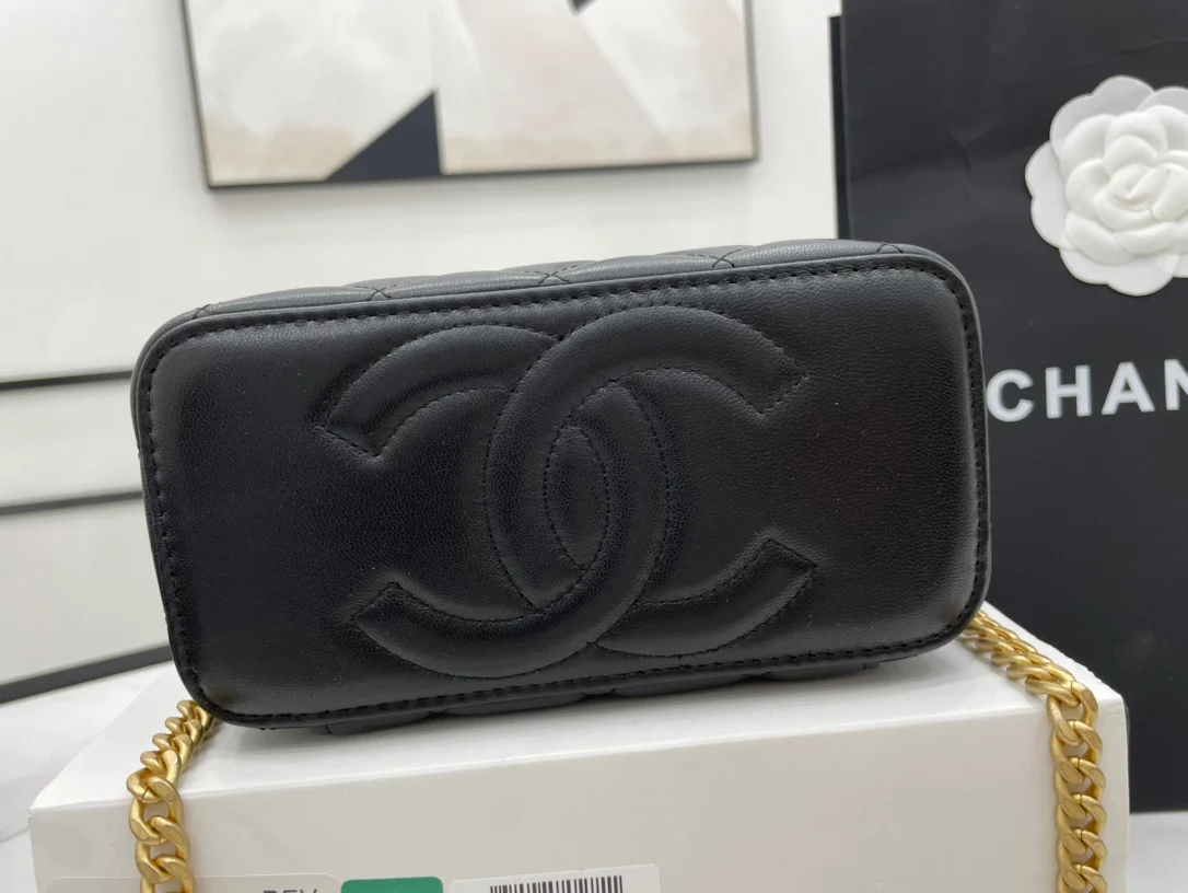 Chanel Small Vanity Case Black With Gold Zipper For Women, Women&rsquo;s Bags 5.9in/15cm