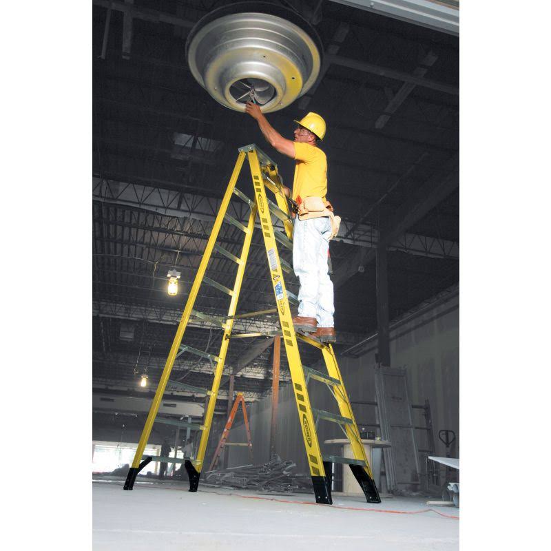 Werner 7305S 5 ft. Type IAA Fiberglass Step Ladder with Shelf