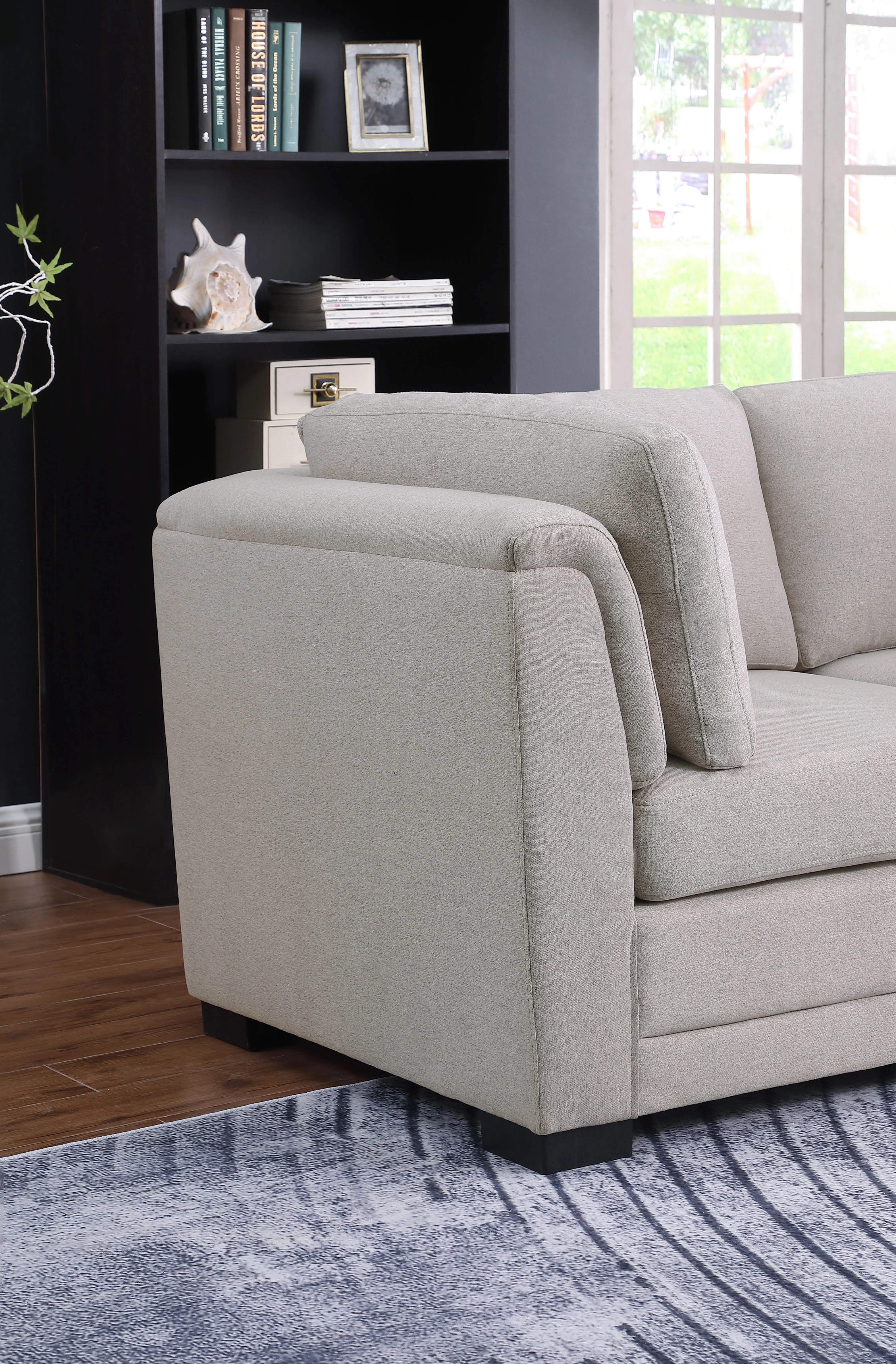 DeeHome Kristin 121.5" Light Gray Linen Fabric Reversible Sectional Sofa with 2 Ottomans