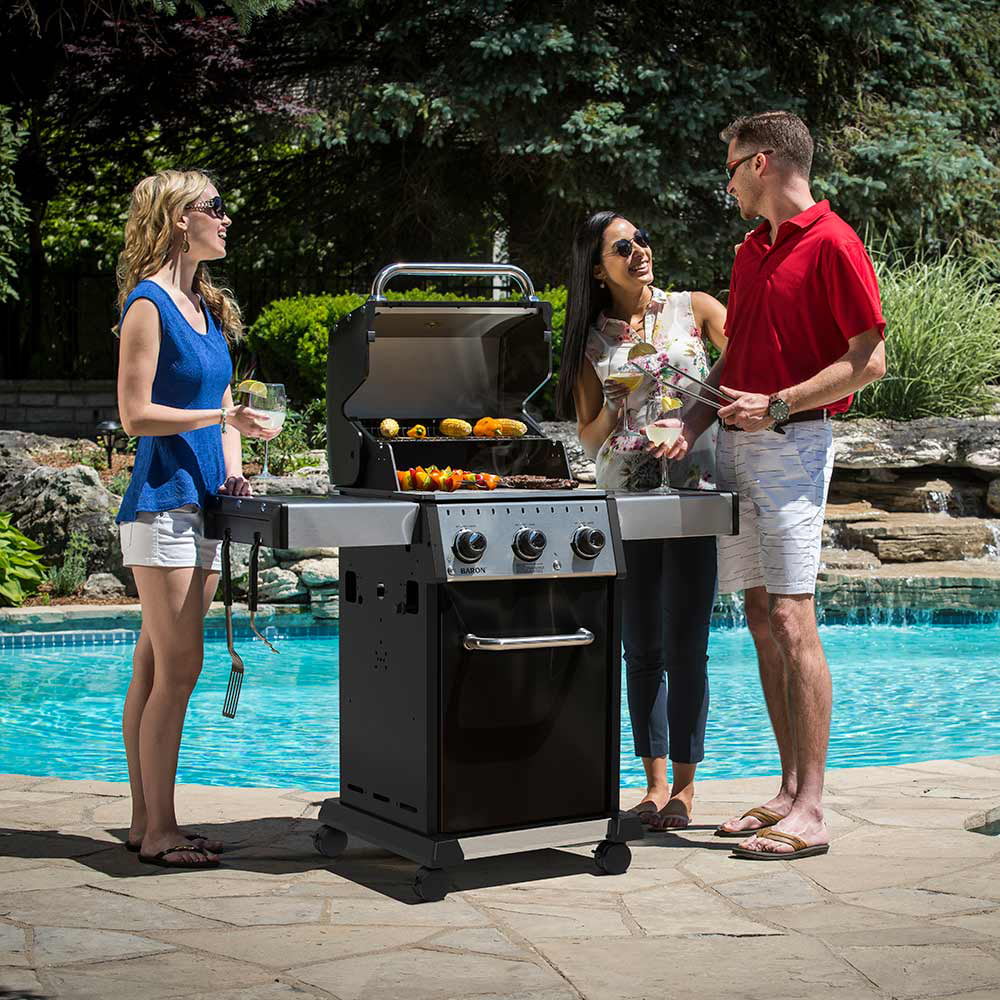 Broil King Baron 320 Pro 3-Burner Black 32,000 BTU Natural Gas Grill 874217