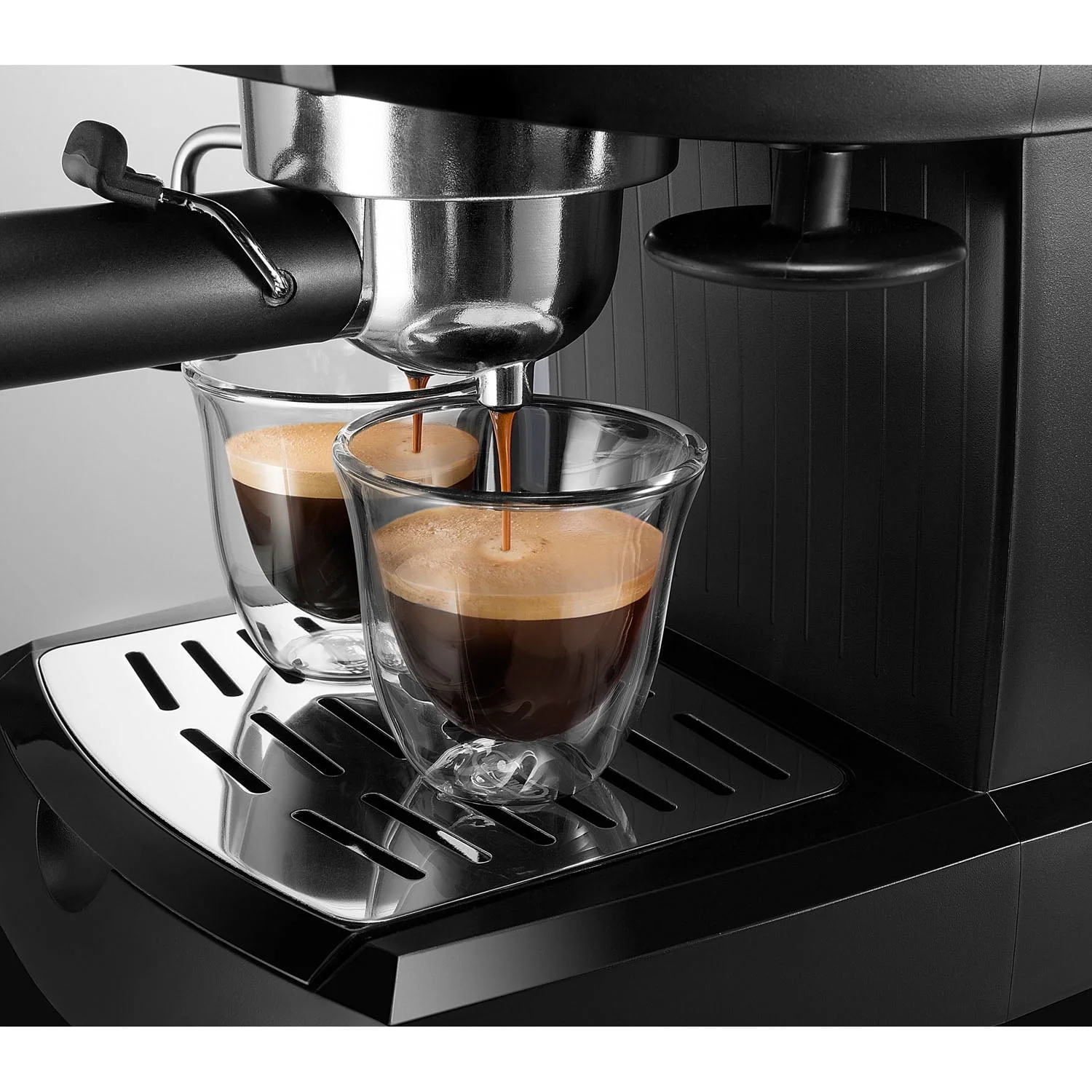 De'Longhi Pump Espresso Machine in Black/Stainless