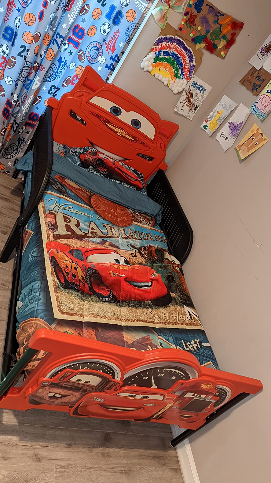 【Furniture】Marvel Spider-Man Plastic 3D-Footboard Twin Bed by Delta Children