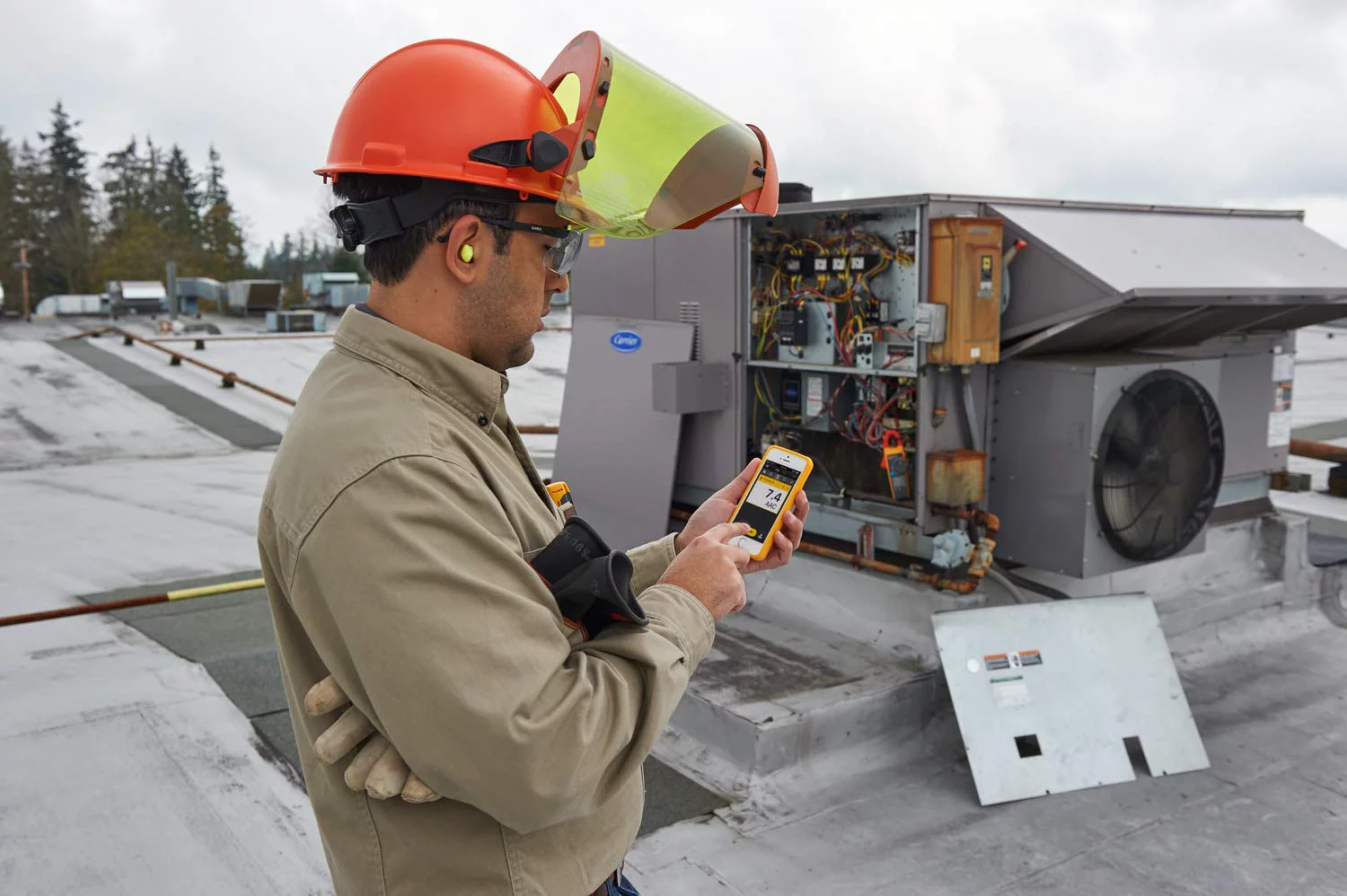 Fluke 902 FC - Fluke 902 Fc True-Rms Hvac Clamp Meter Enables Hvac Technicians To Create Reports And Collaborate With Peers From The Work Site