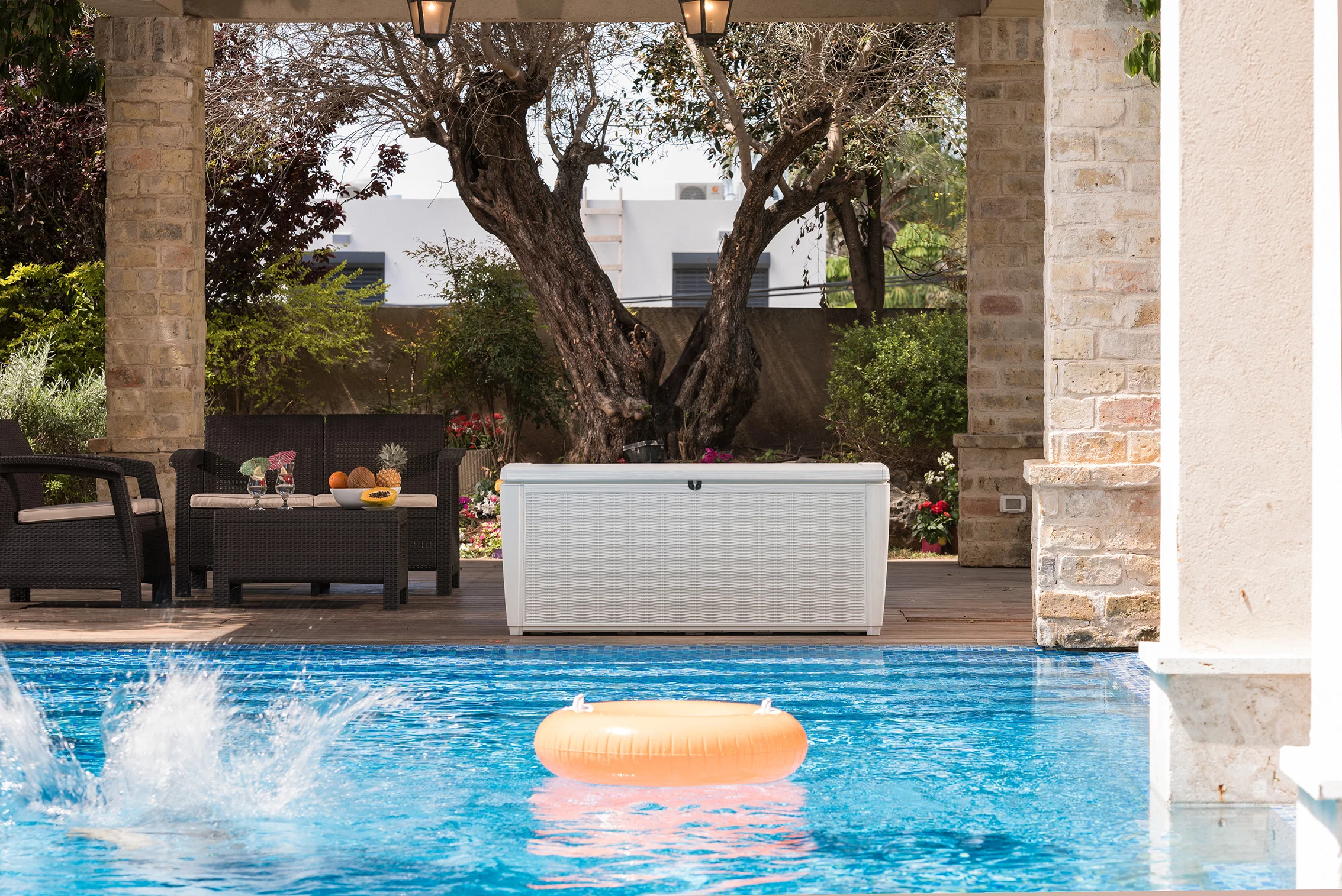 Keter Sumatra 135 Gallon Resin Deck Box with Pool Kit, White