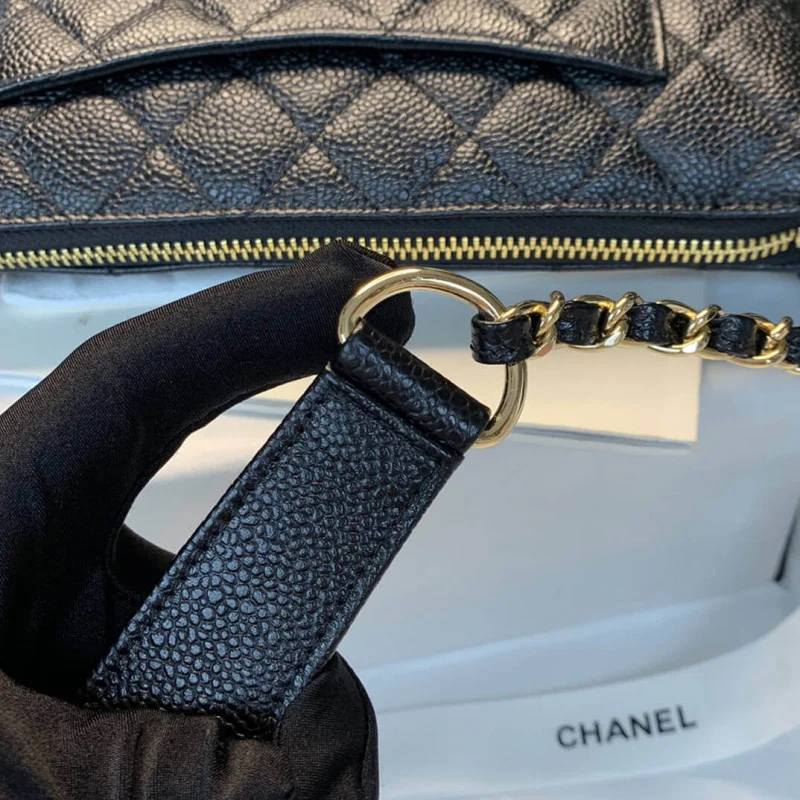 Chanel Grained Leather Hobo Bag B01960