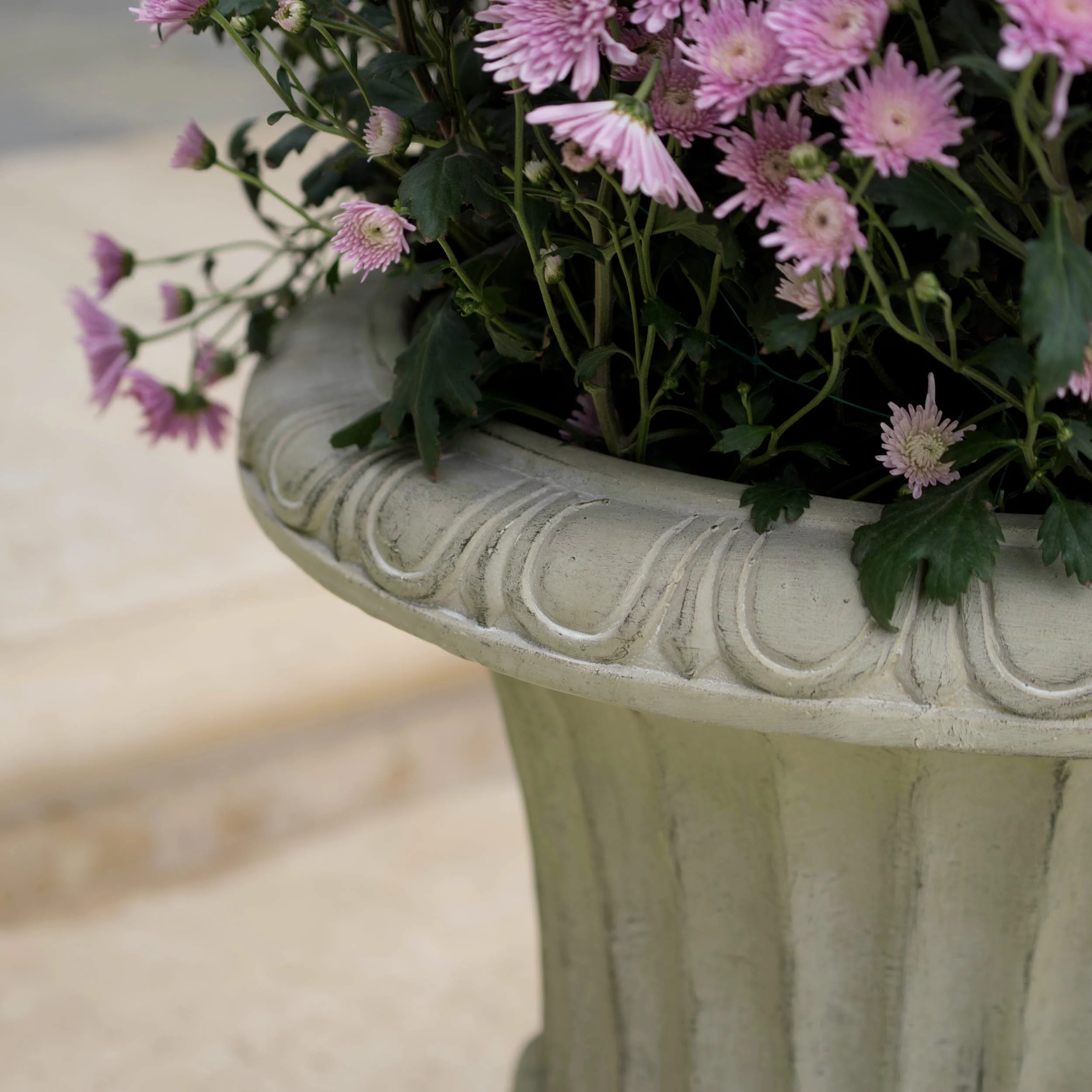 Noble House Antique Italian 26-inch Urn Planter, Antique