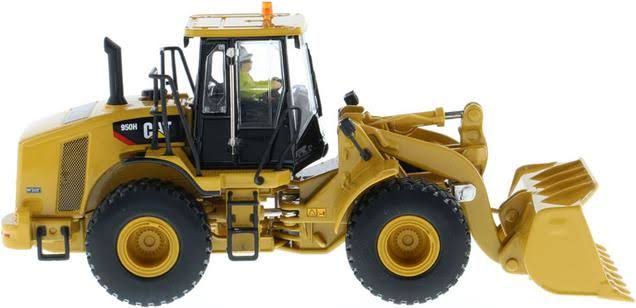 Cat Caterpillar 950H Wheel Loader with Operator 1/50 Diecast Model by Diecast Masters