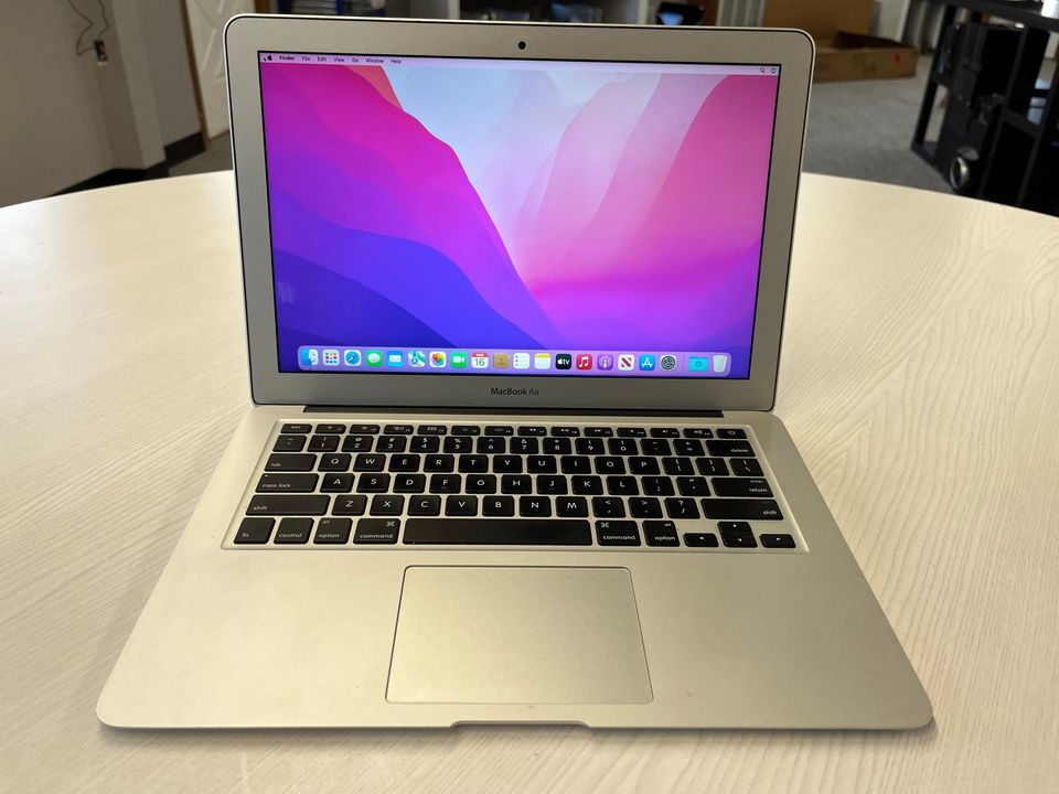 2020 Apple MacBook Air laptop: Apple M1 chip, 13-inch retina display, 8GB RAM, 512GB.