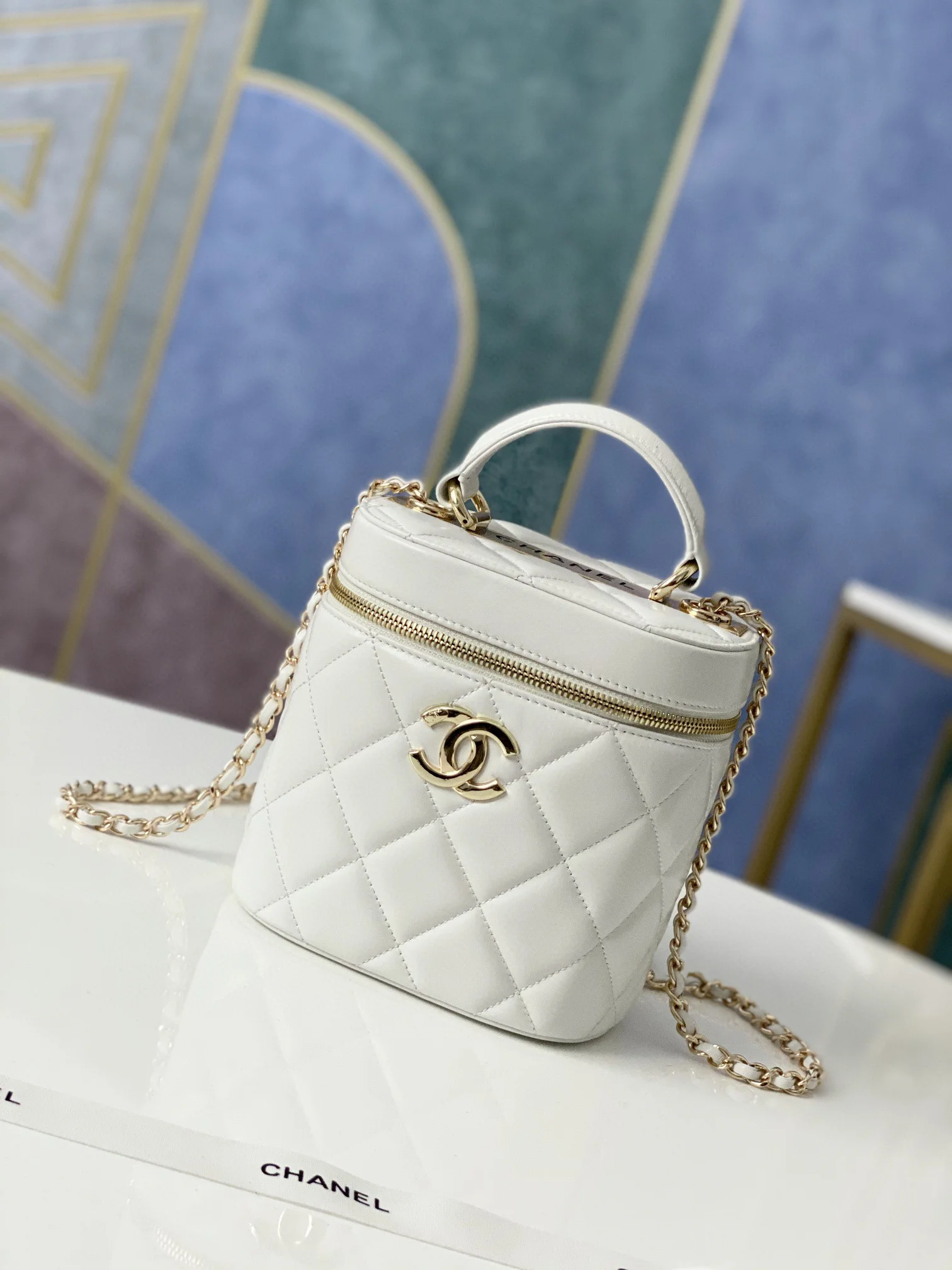 Chanel Vanity Case Gold Hardware White For Women, Women&rsquo;s Handbags, Shoulder Bags 9.4in/24cm