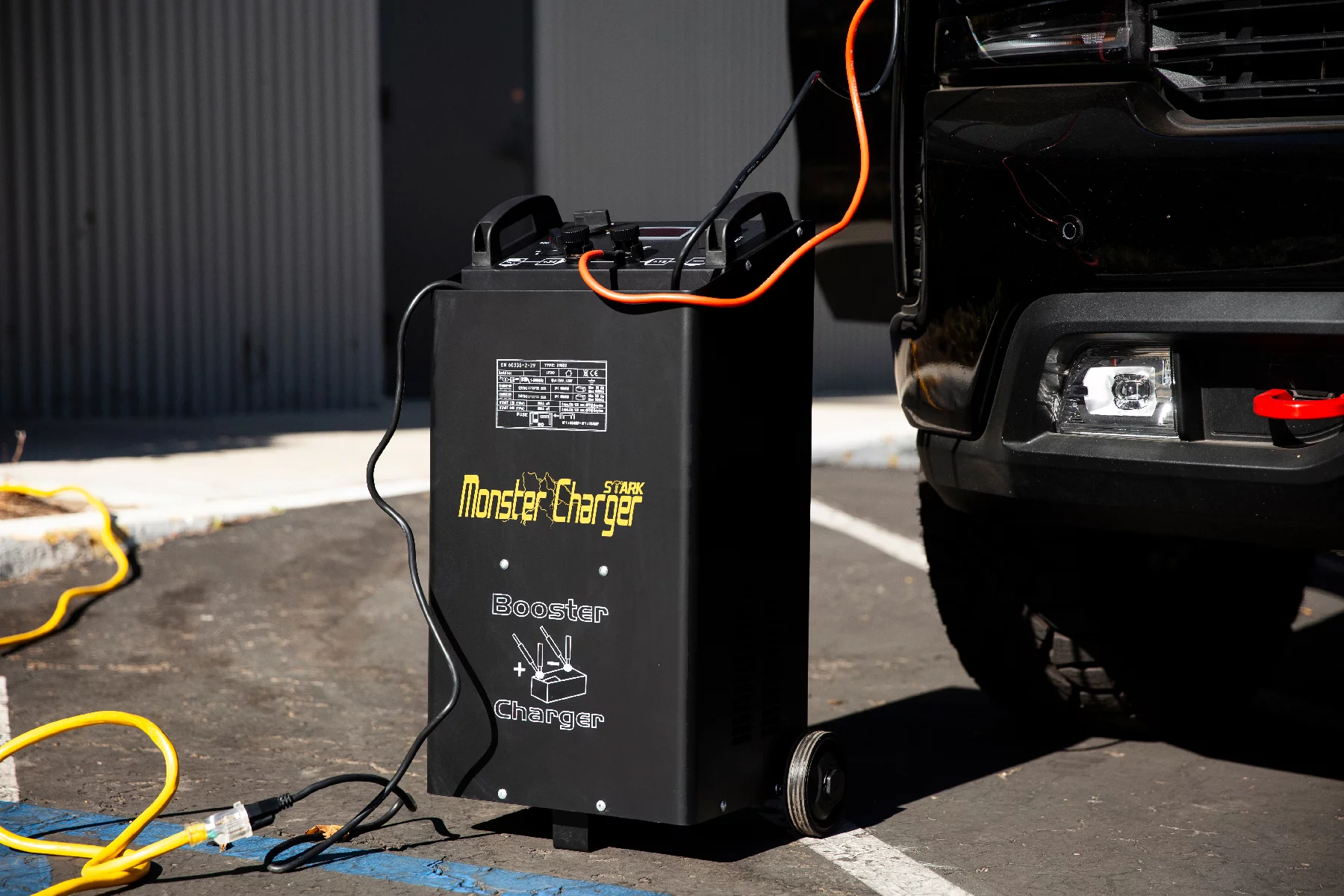 Battery Charger Station 24/12 Volt Battery Charger Station adjustable, Wheel unit, Display Screen
