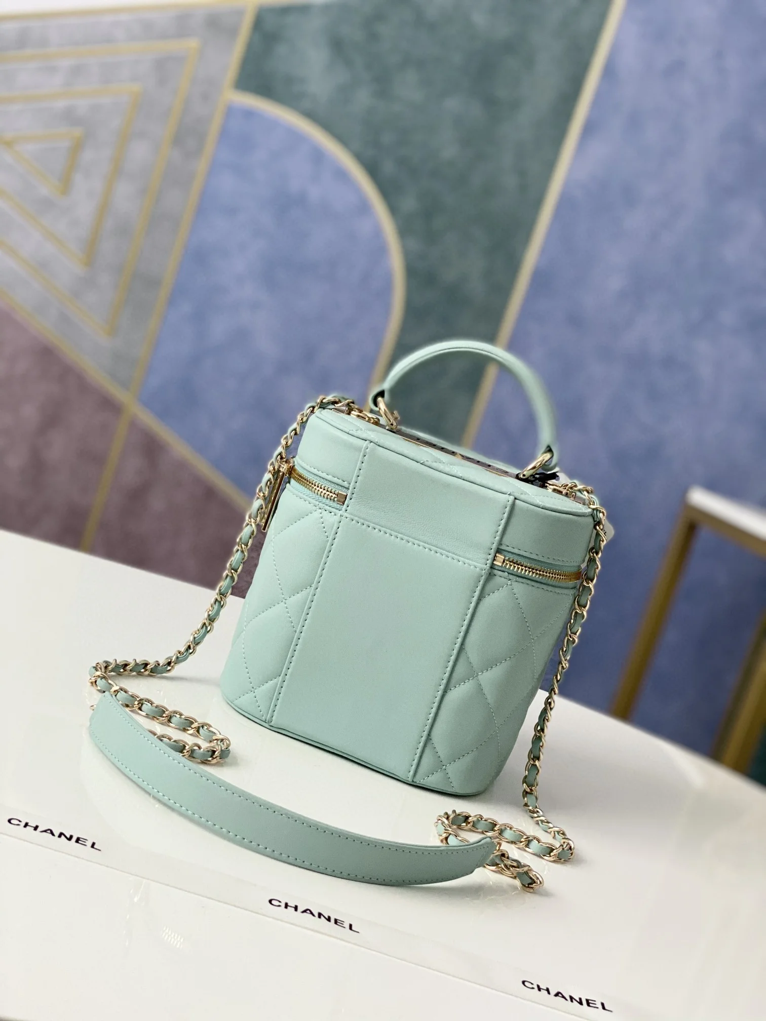 Chanel Vanity Case Gold Hardware Light Green For Women, Women&rsquo;s Handbags, Shoulder Bags 9.4in/24cm