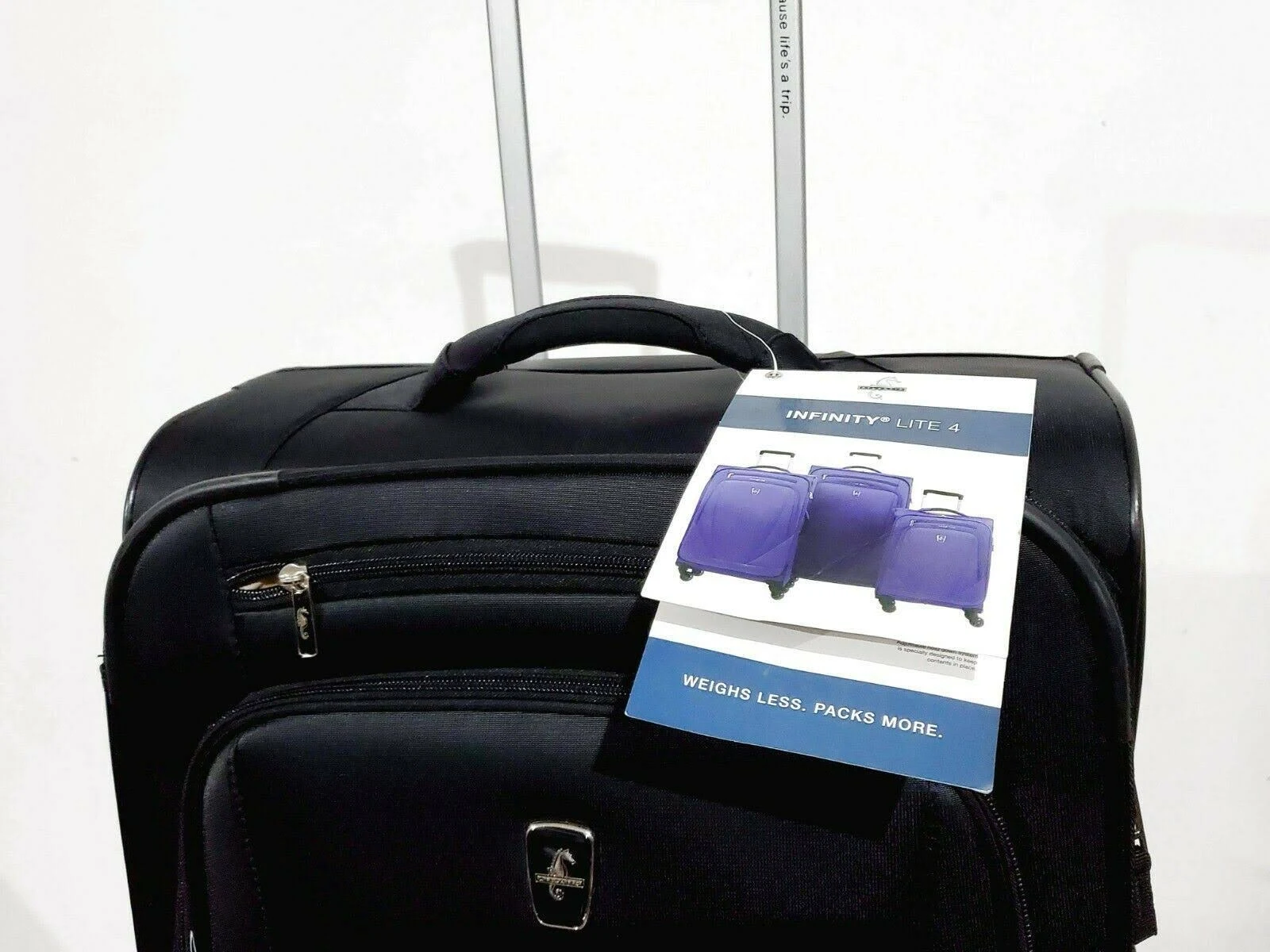 Atlantic Infinity Lite 4 25x22 Expandable Spinner Suitcase - Black
