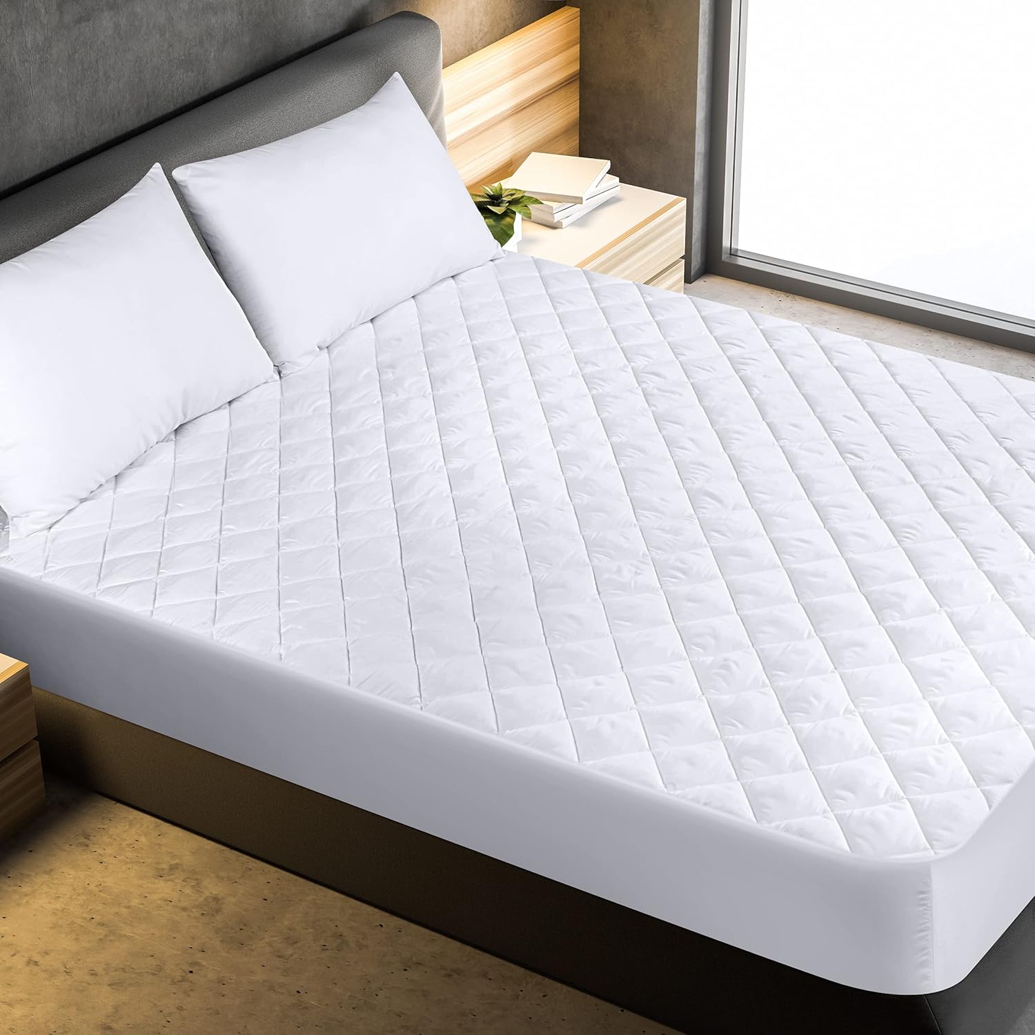 Utopia Bedding Quilted Fitted Mattress Pad (California King) - Elastic Fitted Mattress Protector - Mattress Cover Stretches up to 16 Inches Deep