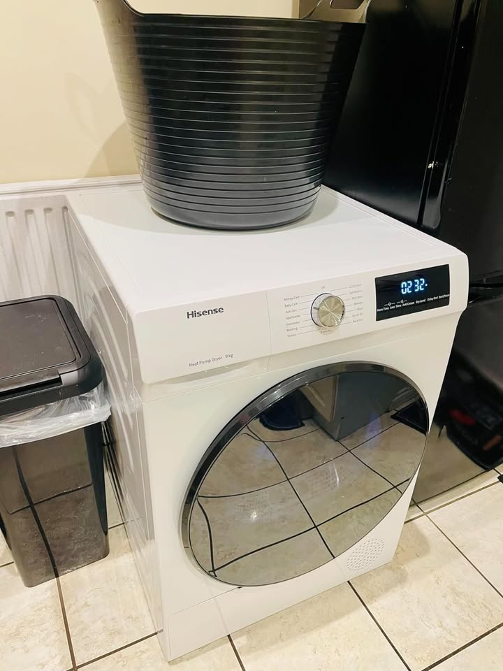 Hisense DH1Q802BW2 freestanding front-loading tumble dryer, 60 cm, heat pump