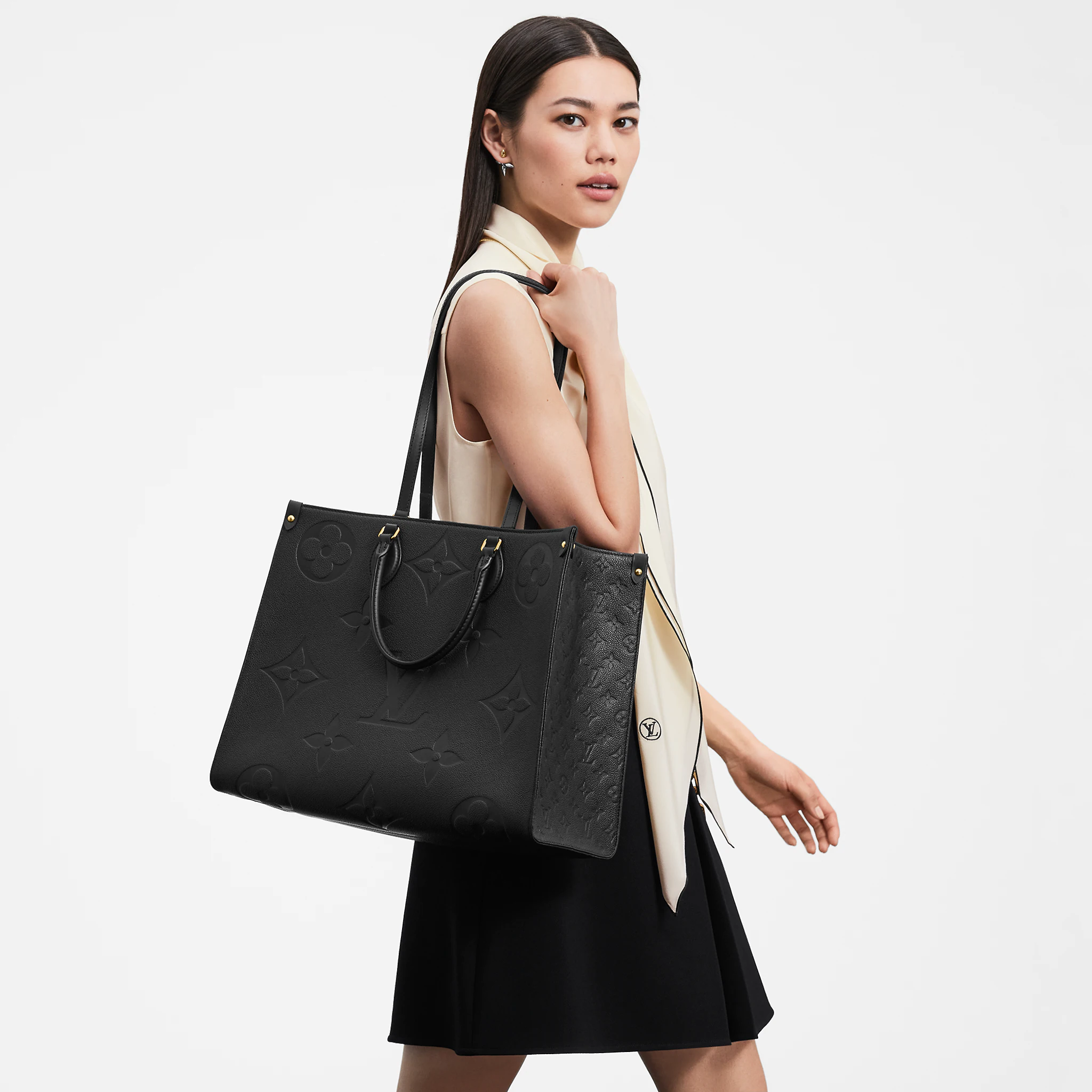 Louis Vuitton M44925 ONTHEGO GM Poche felli - SAKE OFF 5TH