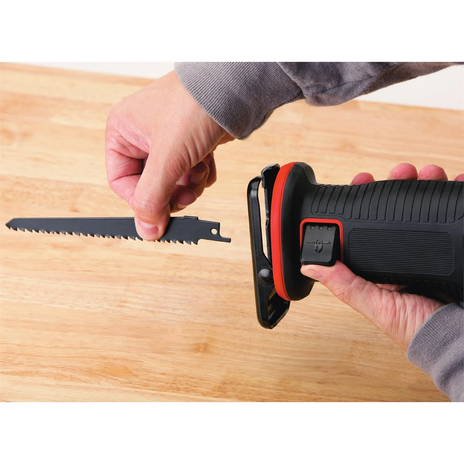 BLACK+DECKER 20V MAX* Cordless Reciprocating Saw Kit (BDCR20C)