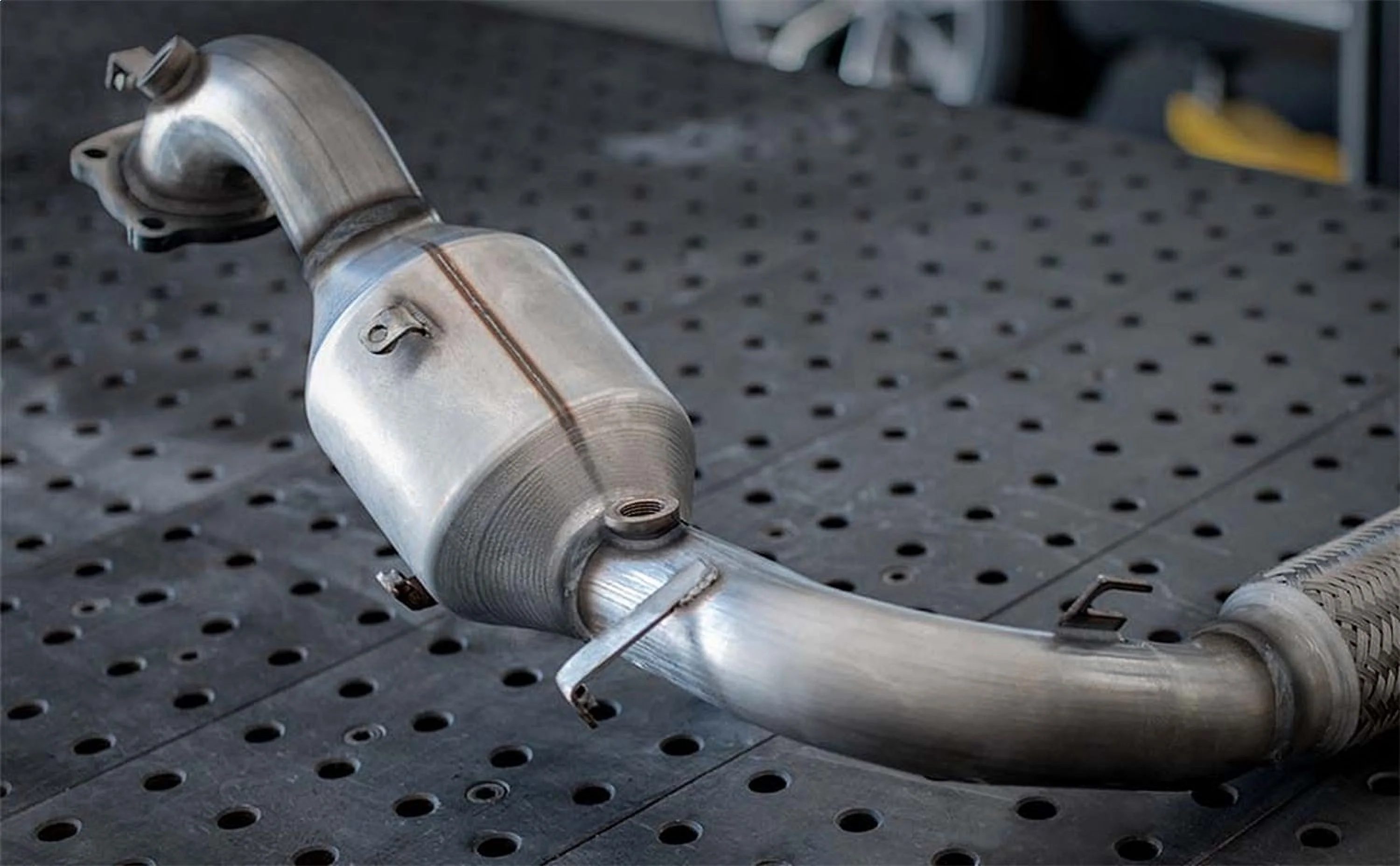 MagnaFlow Exhaust Products Catalytic Converter EPA Approved 21-435 Fits select: 2013-2015 CHEVROLET SPARK