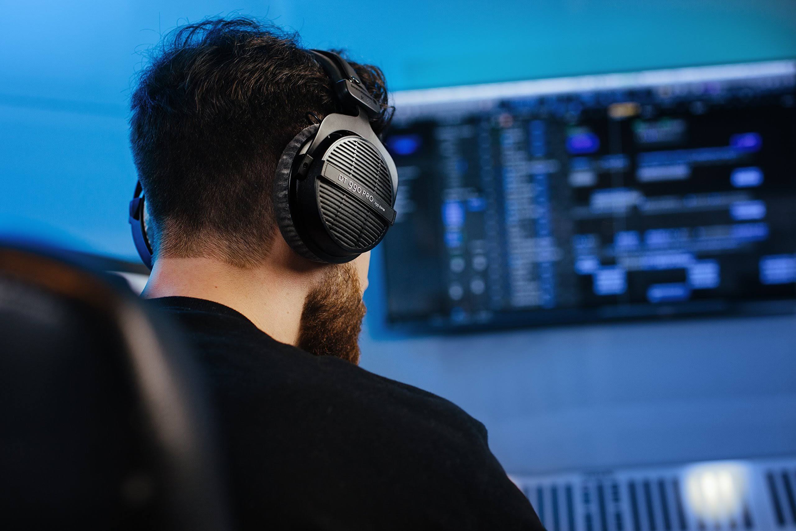 Beyerdynamic DT 990 Pro Studio Headphones