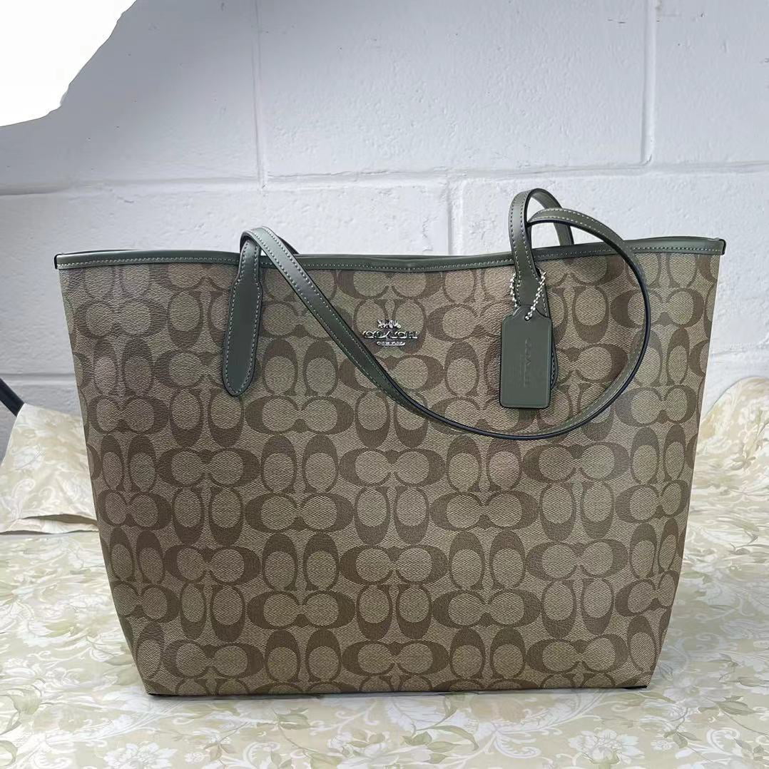 Coach 5696 City Tote In Signature Canvas Khaki/Surplus