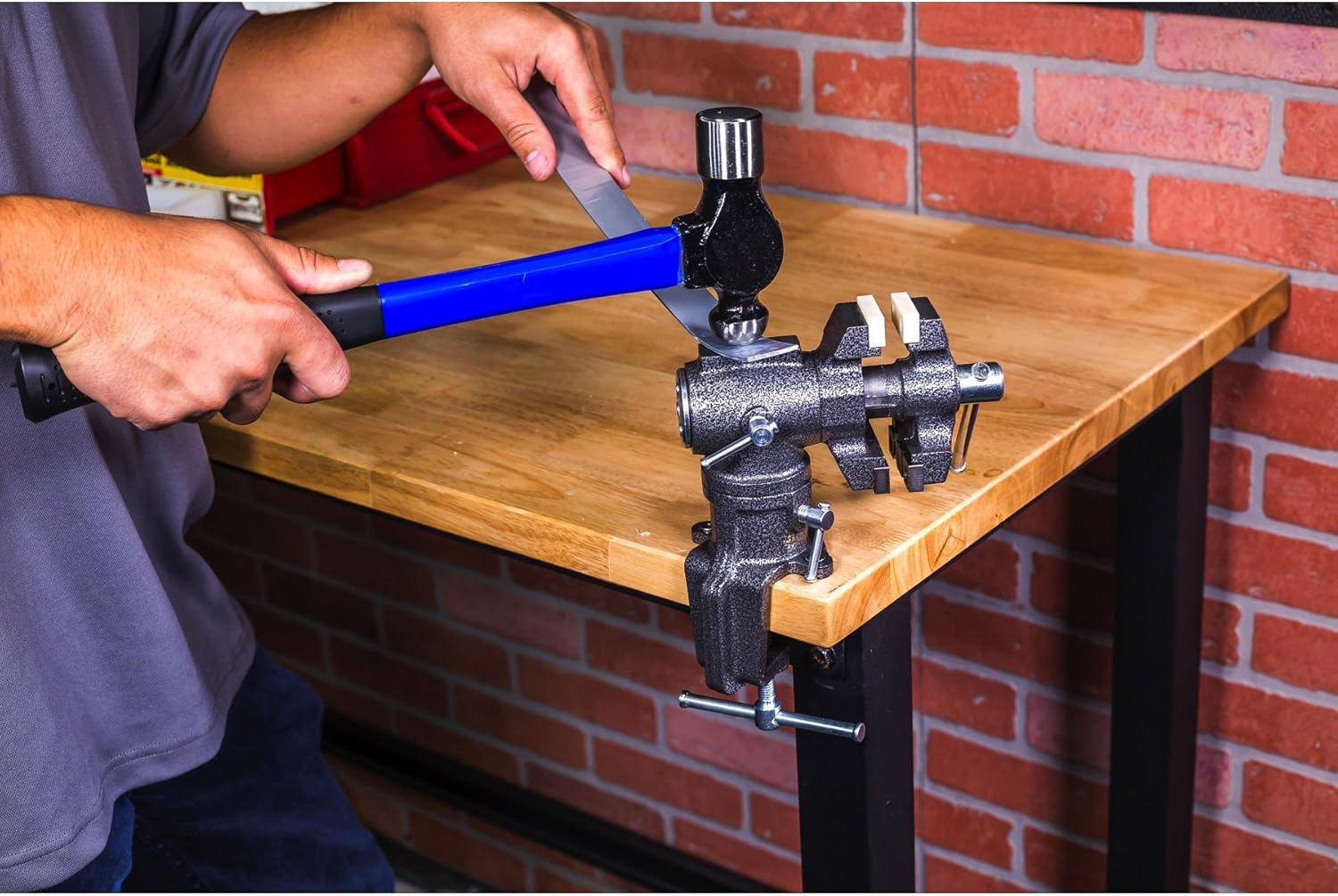 2-1/2 inch Mini Jaw Portable Clamp-on Table Bench Third Hand Vise Swivels and Rotates 360°, 1-1/2 inch and 2-1/2 inch Jaws, Soft Jaw Covers, Jewelry
