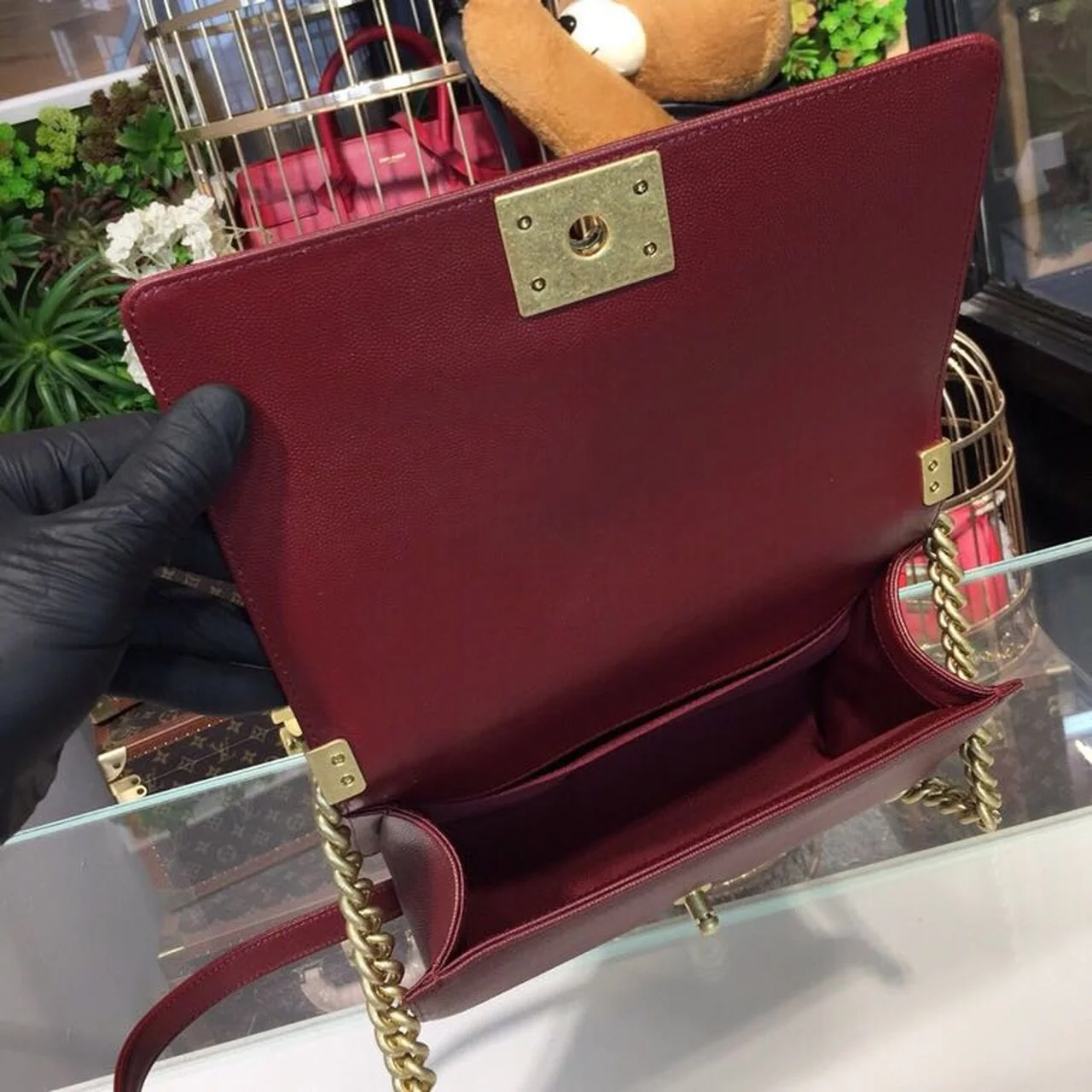 Chanel Boy Handbag Gold Toned Hardware Burgundy For Women, Women&rsquo;s Bags, Shoulder And Crossbody Bags 9.8in/25cm A67086