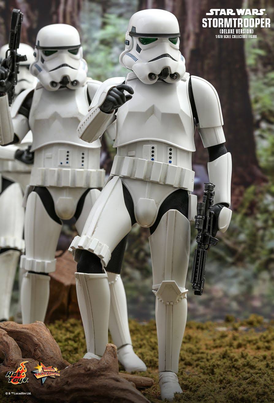 Stormtrooper Deluxe 1:6 Scale Figure | Hot Toys