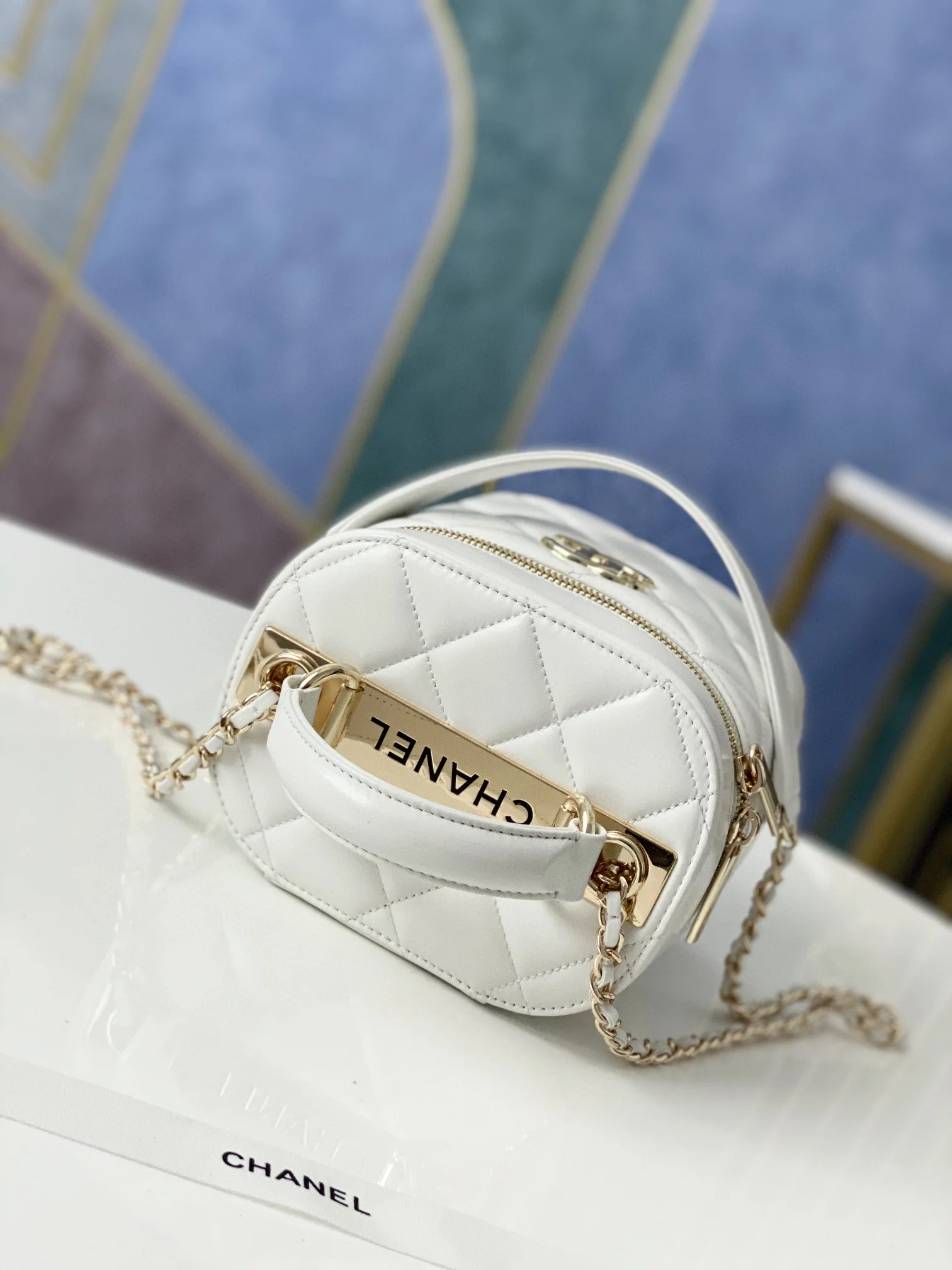 Chanel Vanity Case Gold Hardware White For Women, Women&rsquo;s Handbags, Shoulder Bags 9.4in/24cm