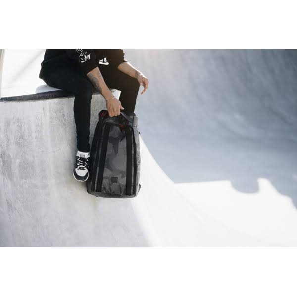 Douchebags The Base 15L Black Camo