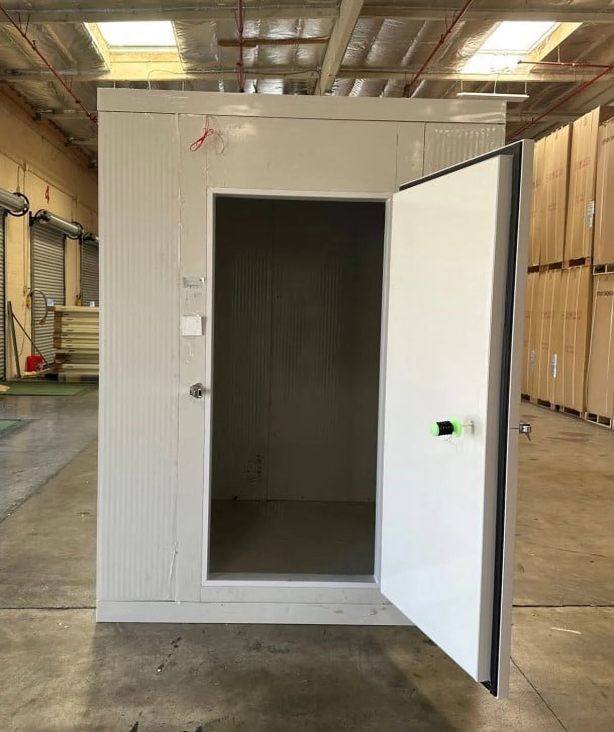 Walk-In freezer room W6-D6-H8 ft thickness 4 NSF