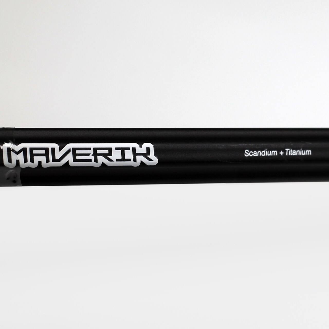 Maverik Caliber Lacrosse Shaft Black - Defense