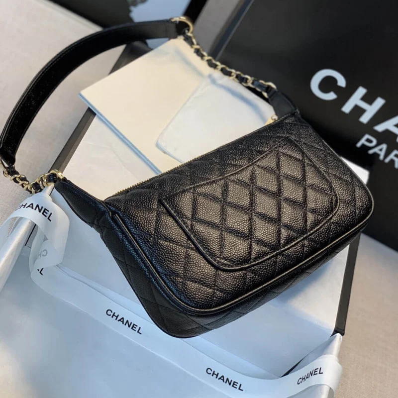 Chanel Grained Leather Hobo Bag B01960