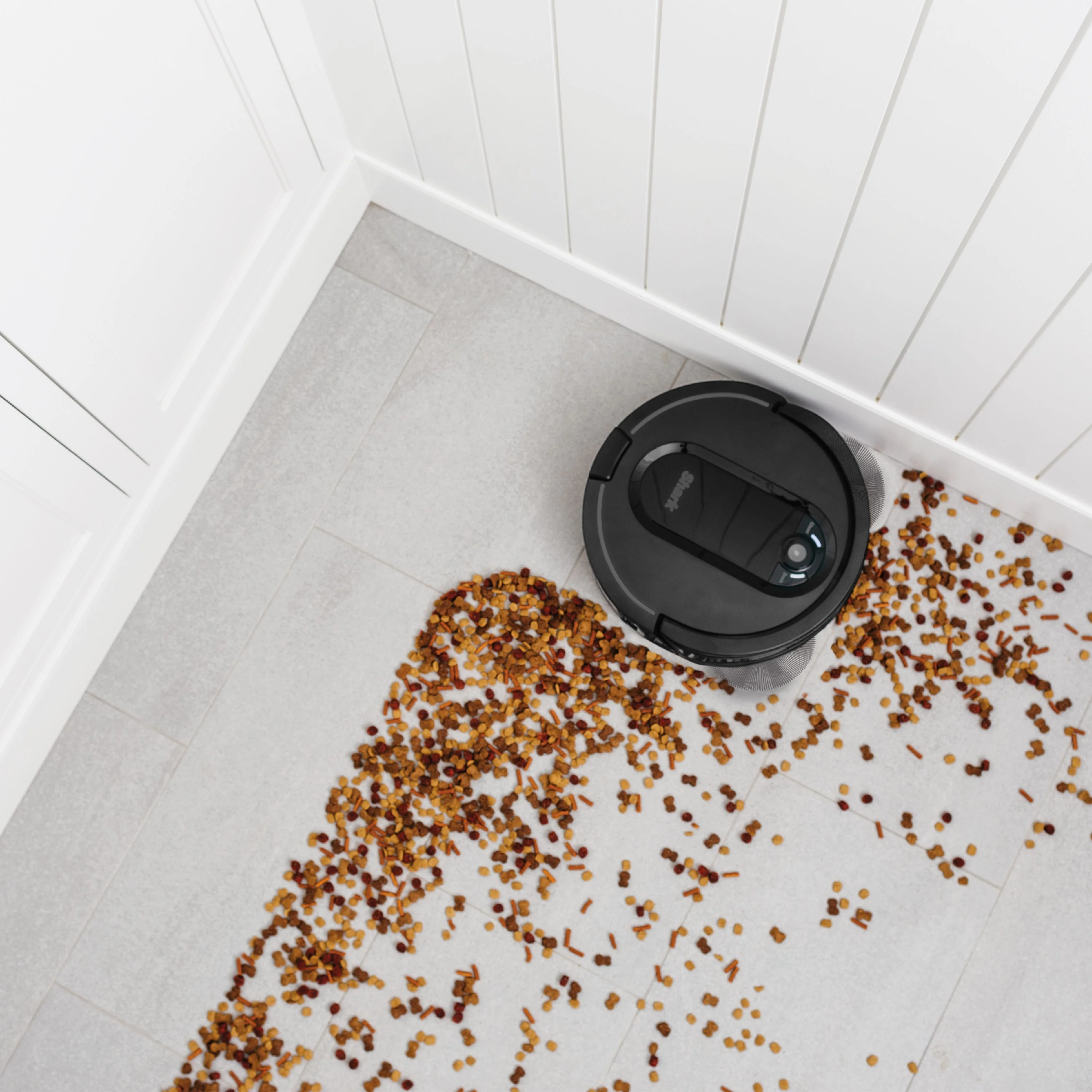 Shark IQ Intelligent Wifi Robot Vacuum Cleaner w/ Self Empty Charger Base, Black