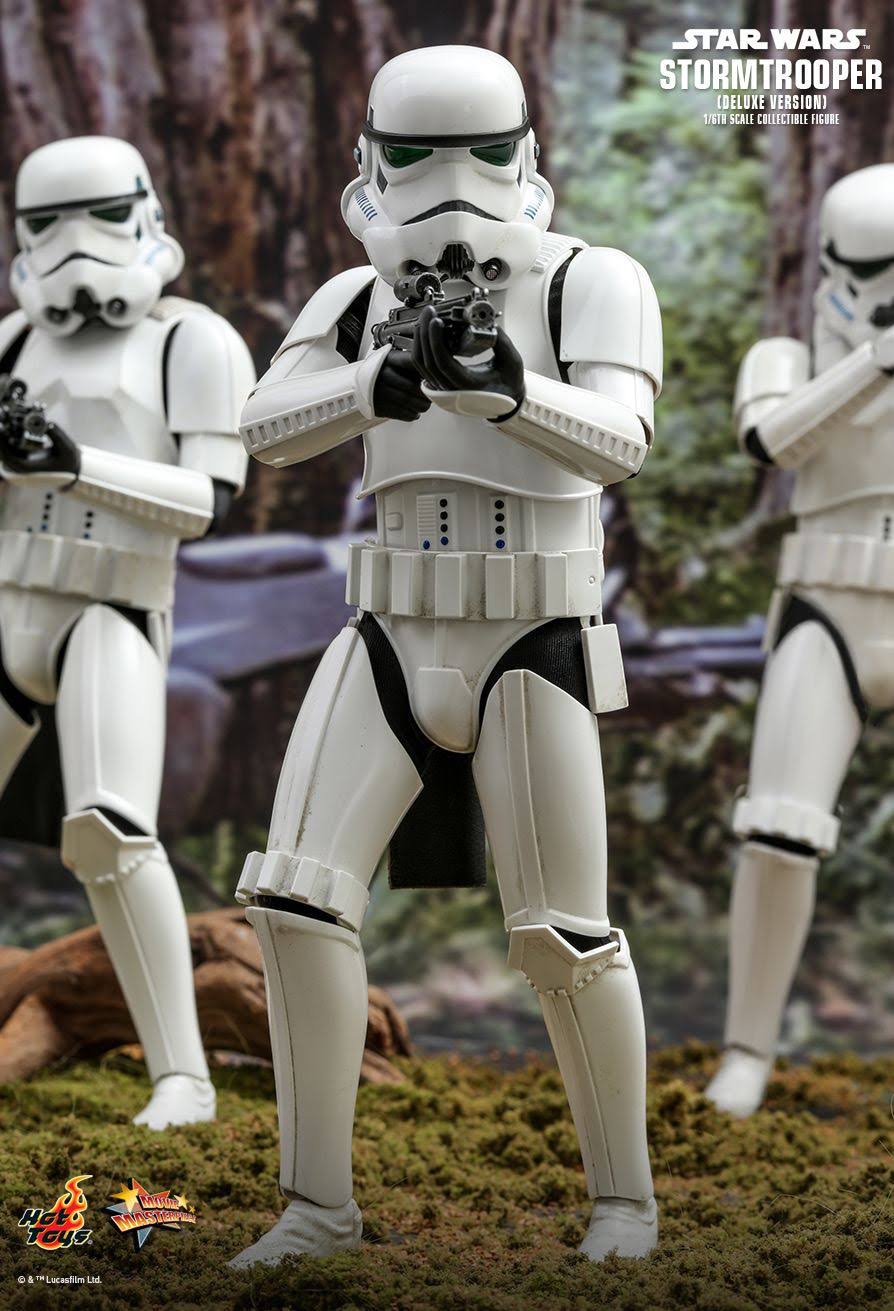 Stormtrooper Deluxe 1:6 Scale Figure | Hot Toys