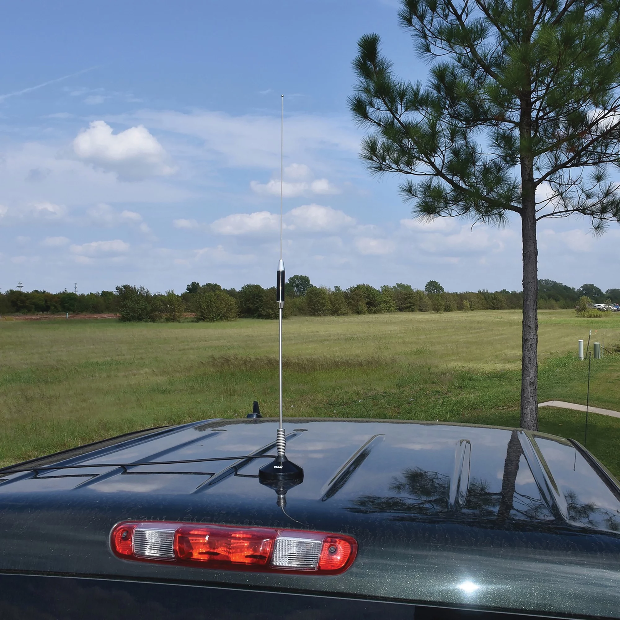Group President Electronics TXUS600 Mckinley USA 12/24v CB Radio & Tram 703-HC CB Antenna Kit