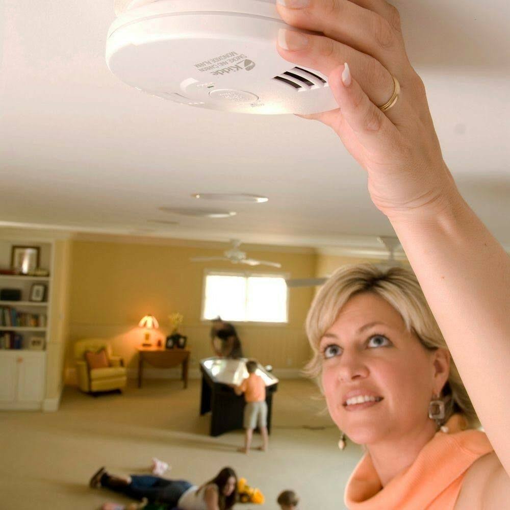 Kidde Hardwire Smoke and Carbon Monoxide Combination Detector with 9V Battery Backup and Voice Alarm (3-Pack) 21007624