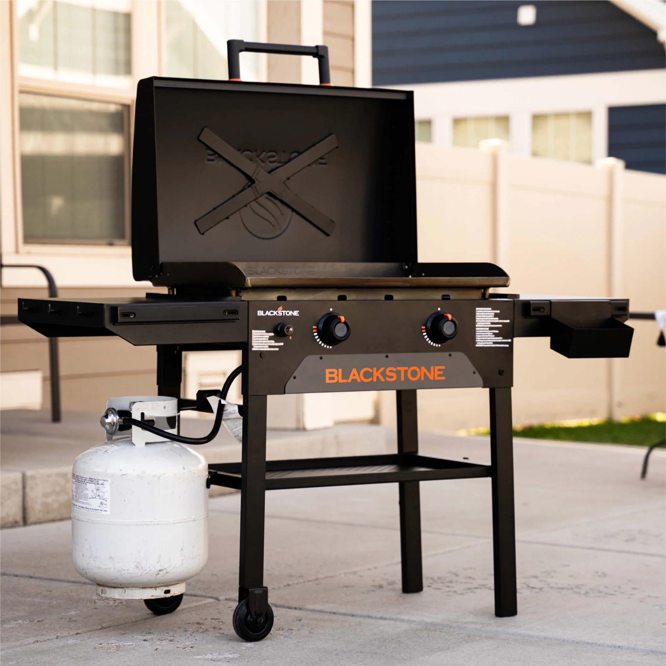 Blackstone Original 36” Omnivore Griddle with X-Braced Hood and Dual Side Shelves