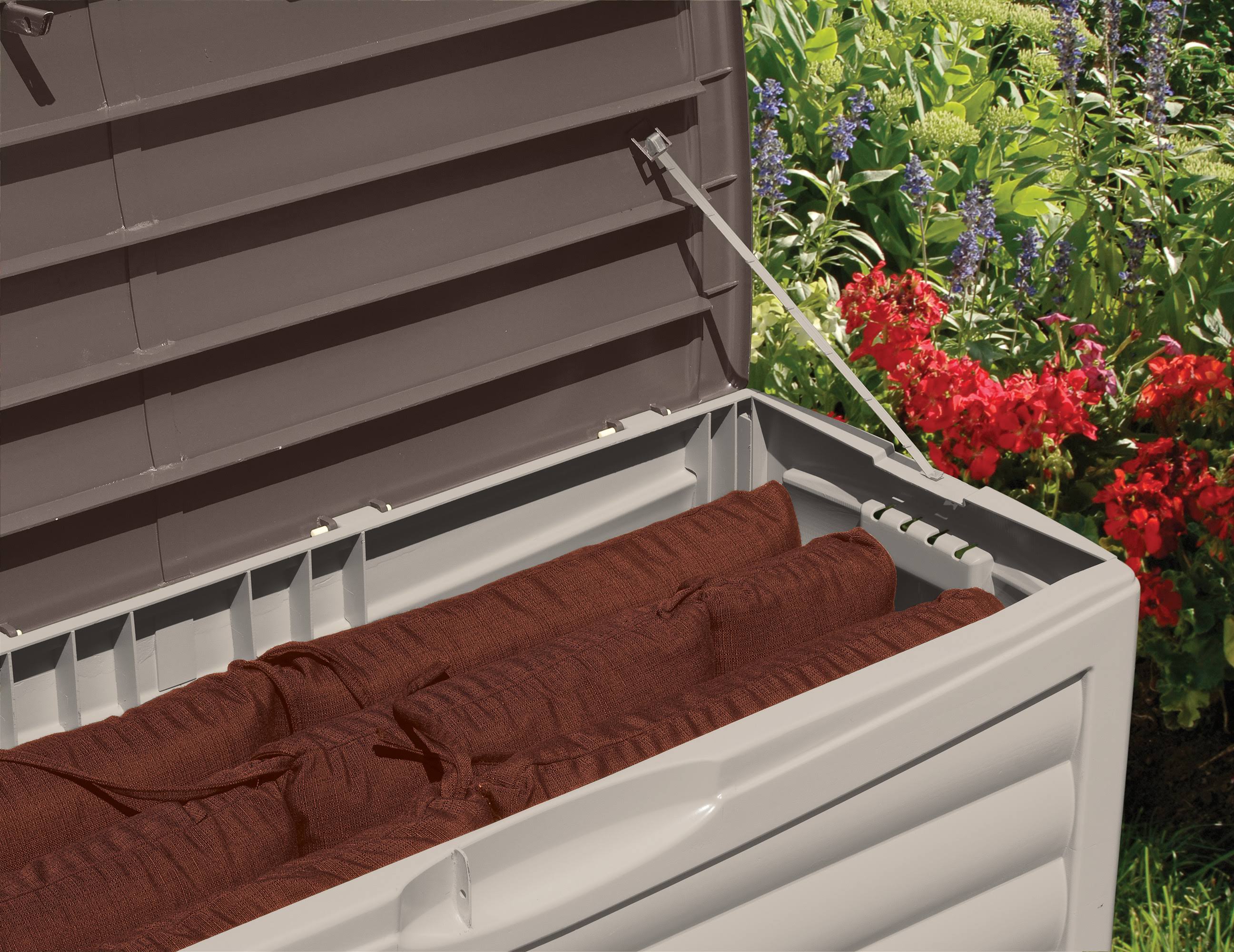 Suncast 83 Gallon Deck Box