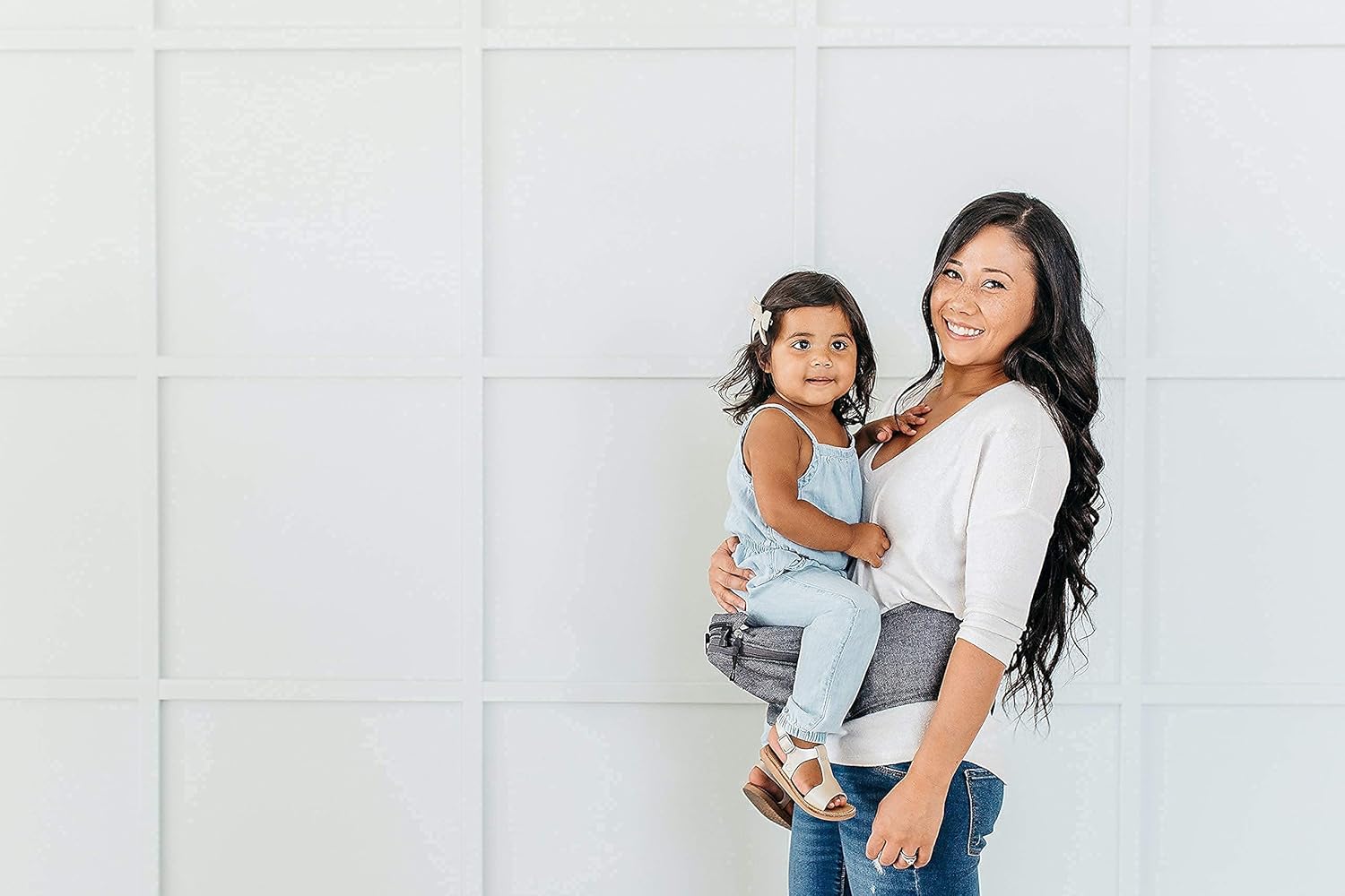 MiaMily Hipster Smart Hip Seat Baby Carrier with 6 Carry Positions incl. Ergonomic Forward-Facing, Built-in Storage