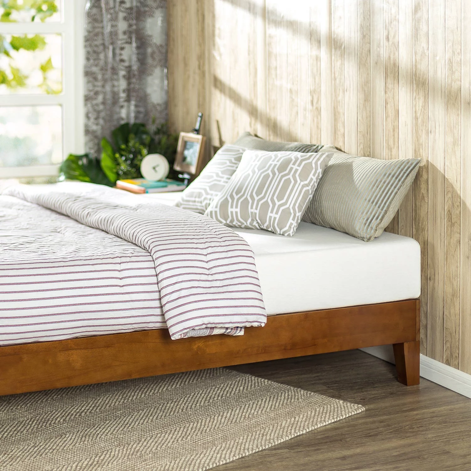 Zinus Wen 12" Deluxe Wood Platform Bed Frame, Cherry, Full
