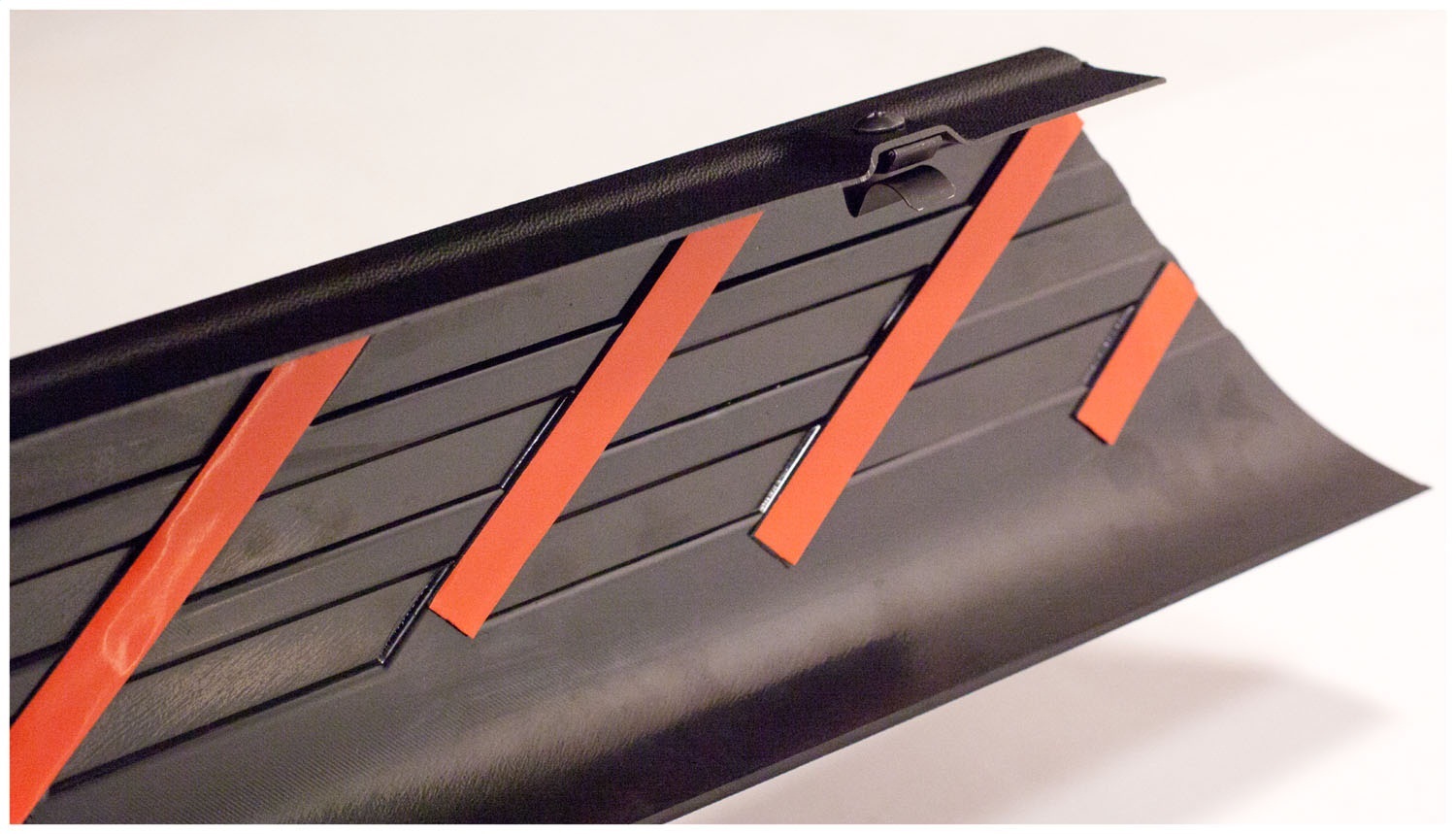 07-11 CHEV BED CAP NO/HLS