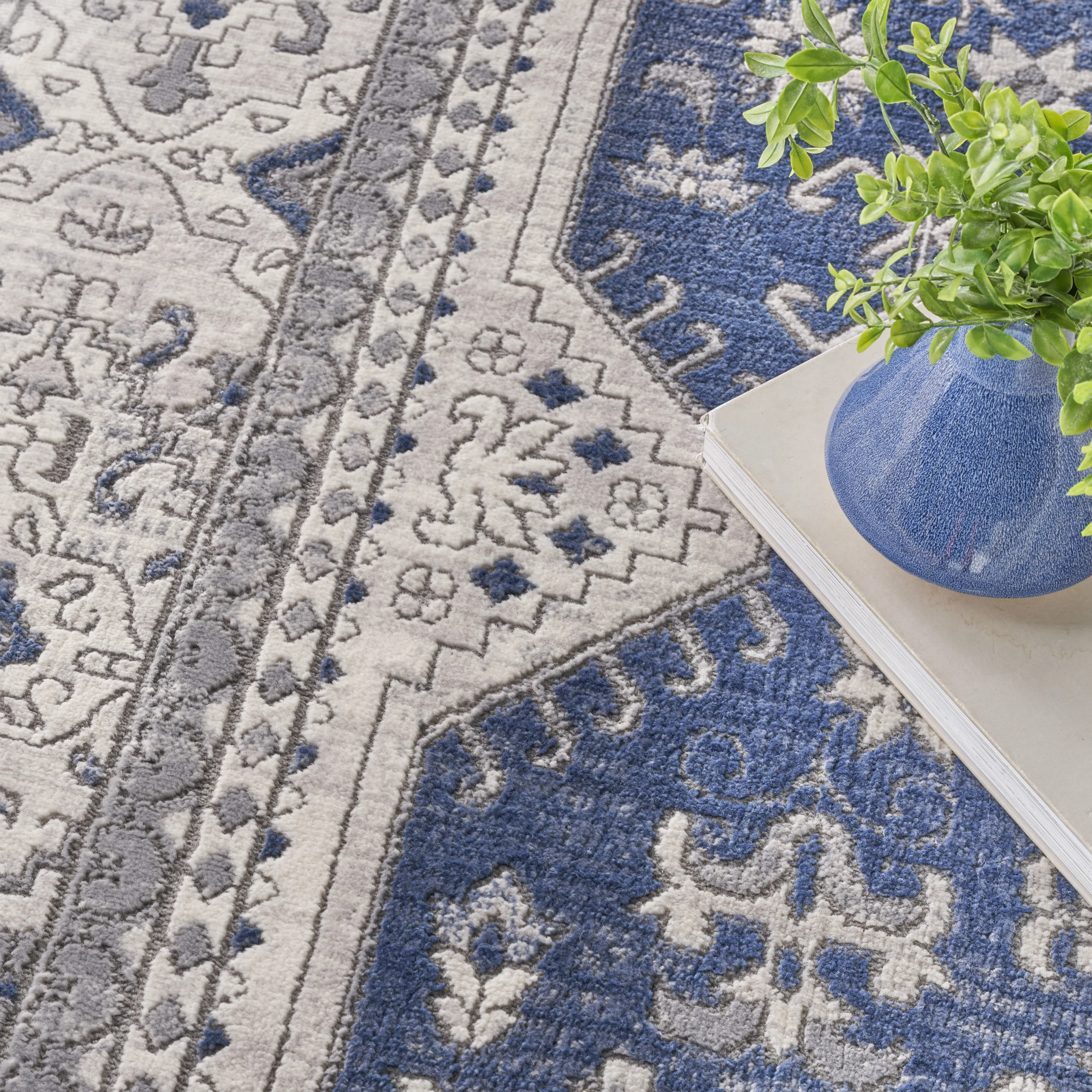 Nicole Curtis Series 4 Persian Grey/Navy 7'10" x 9'10" Area Rug (8x10)