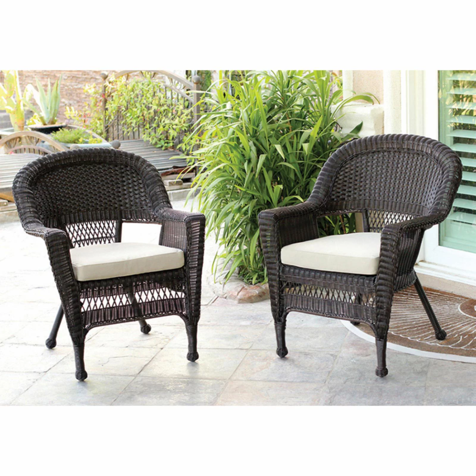 Jeco White Wicker Chair with Green Cushion