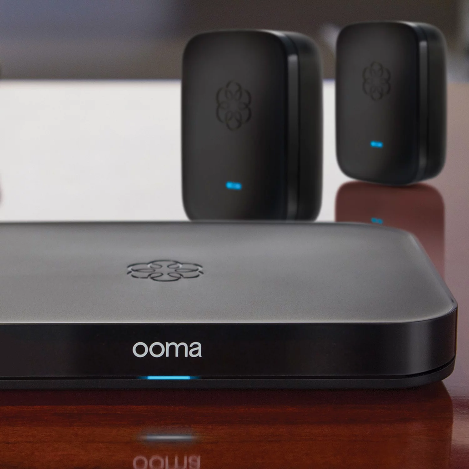 Ooma Office VoIP 2 Linx Cloud Business Phone System. Linx connects Analog Phones or Fax Wirelessly to Base Station Save money on small business phone
